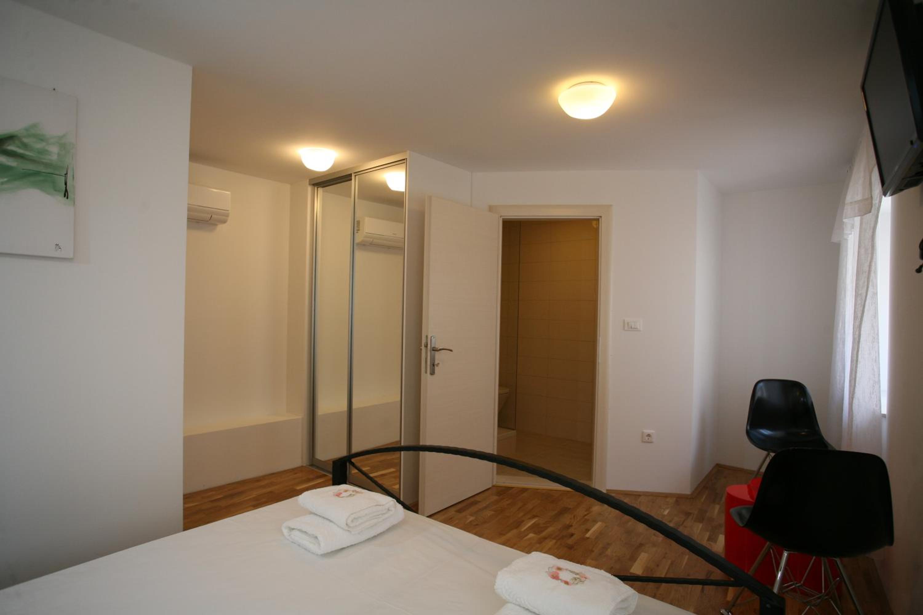 Comfort Double Room - Photo 11