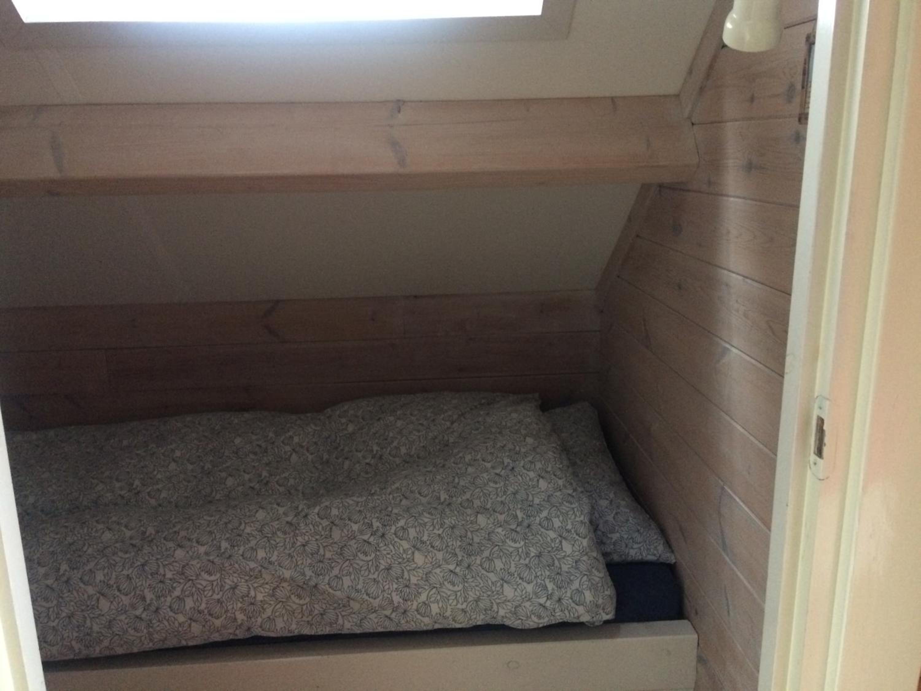 Three-Bedroom Cottage - Photo 7