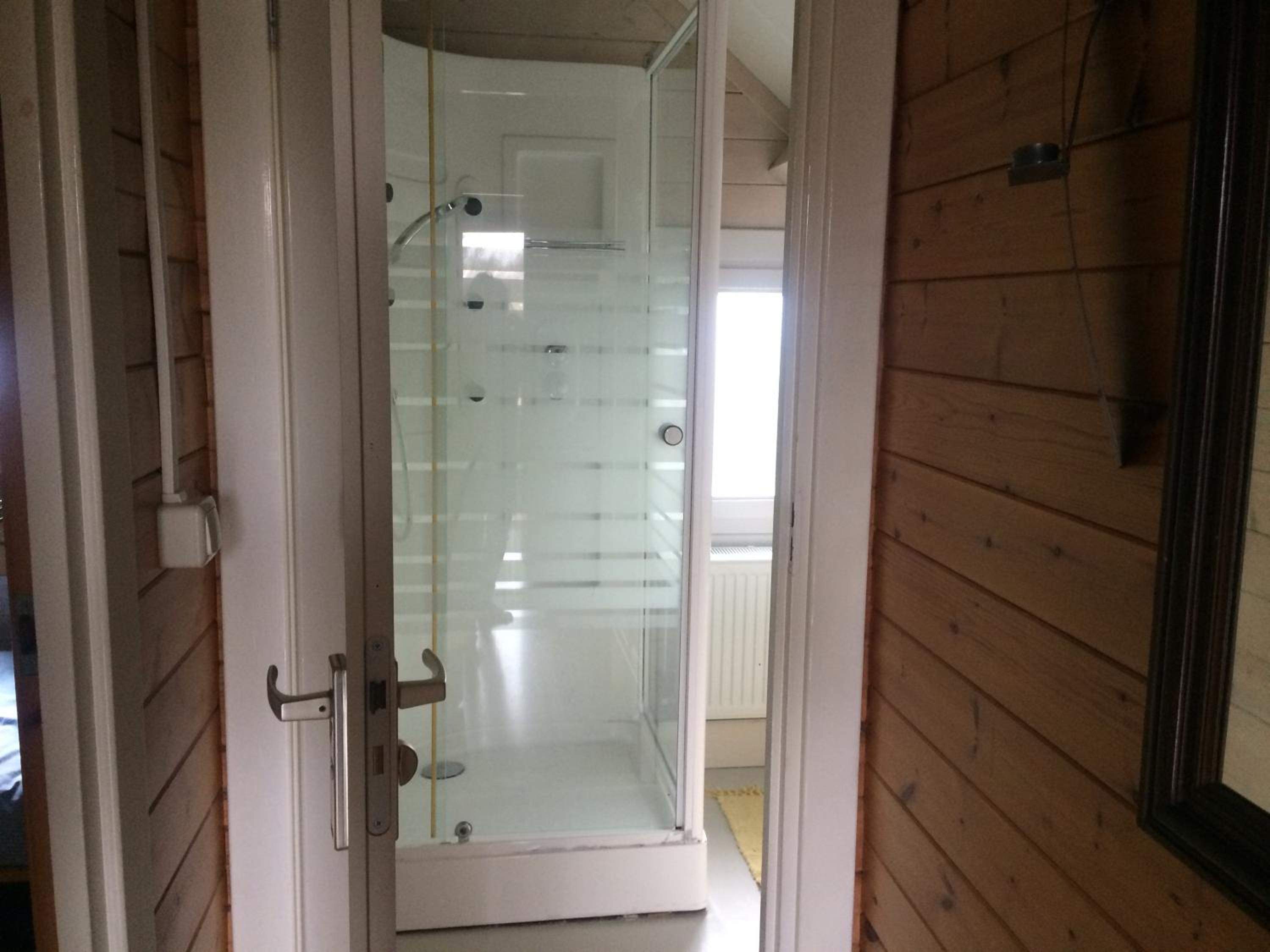 Three-Bedroom Cottage - Photo 2