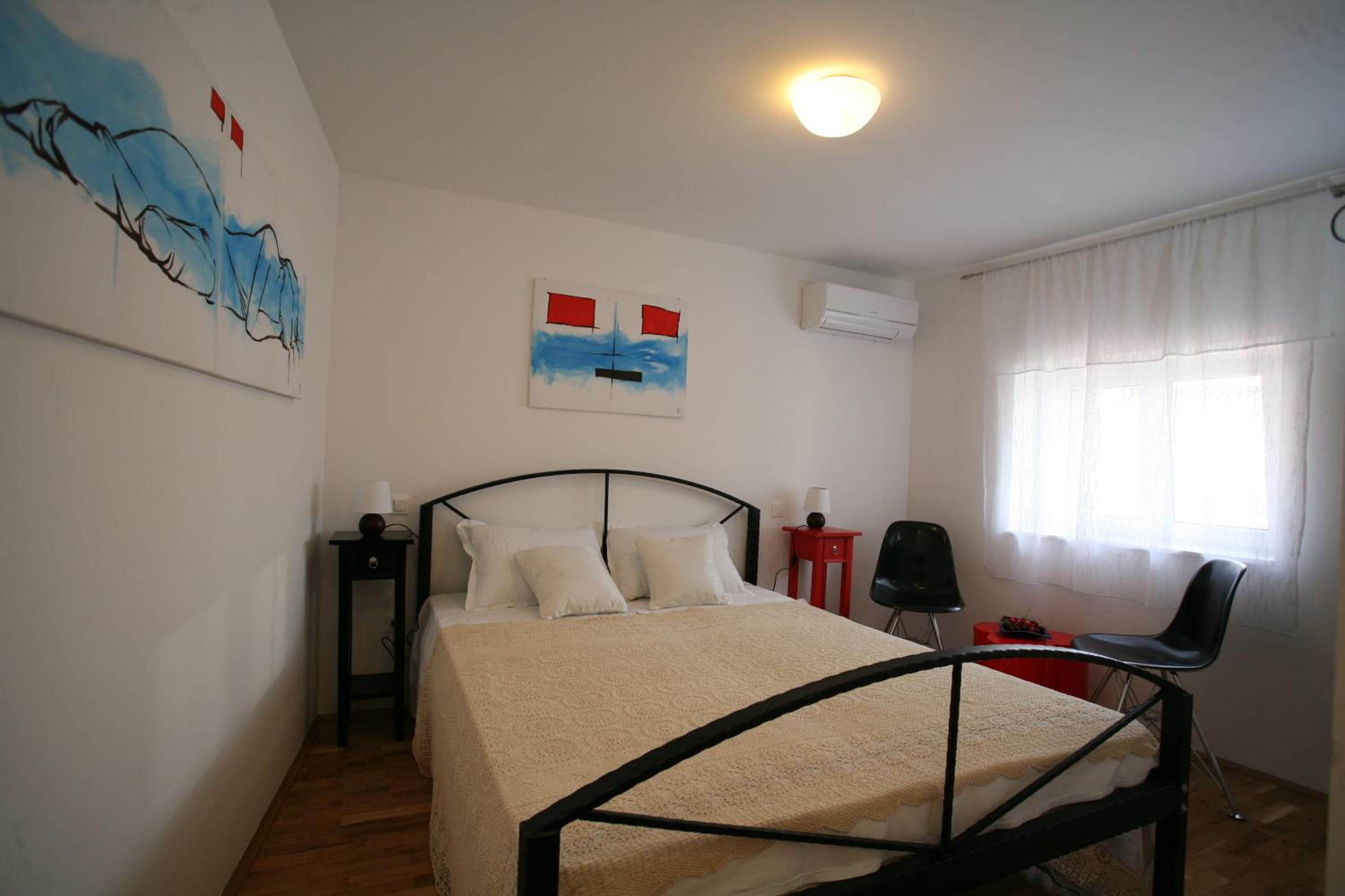 Double Room - Photo 10