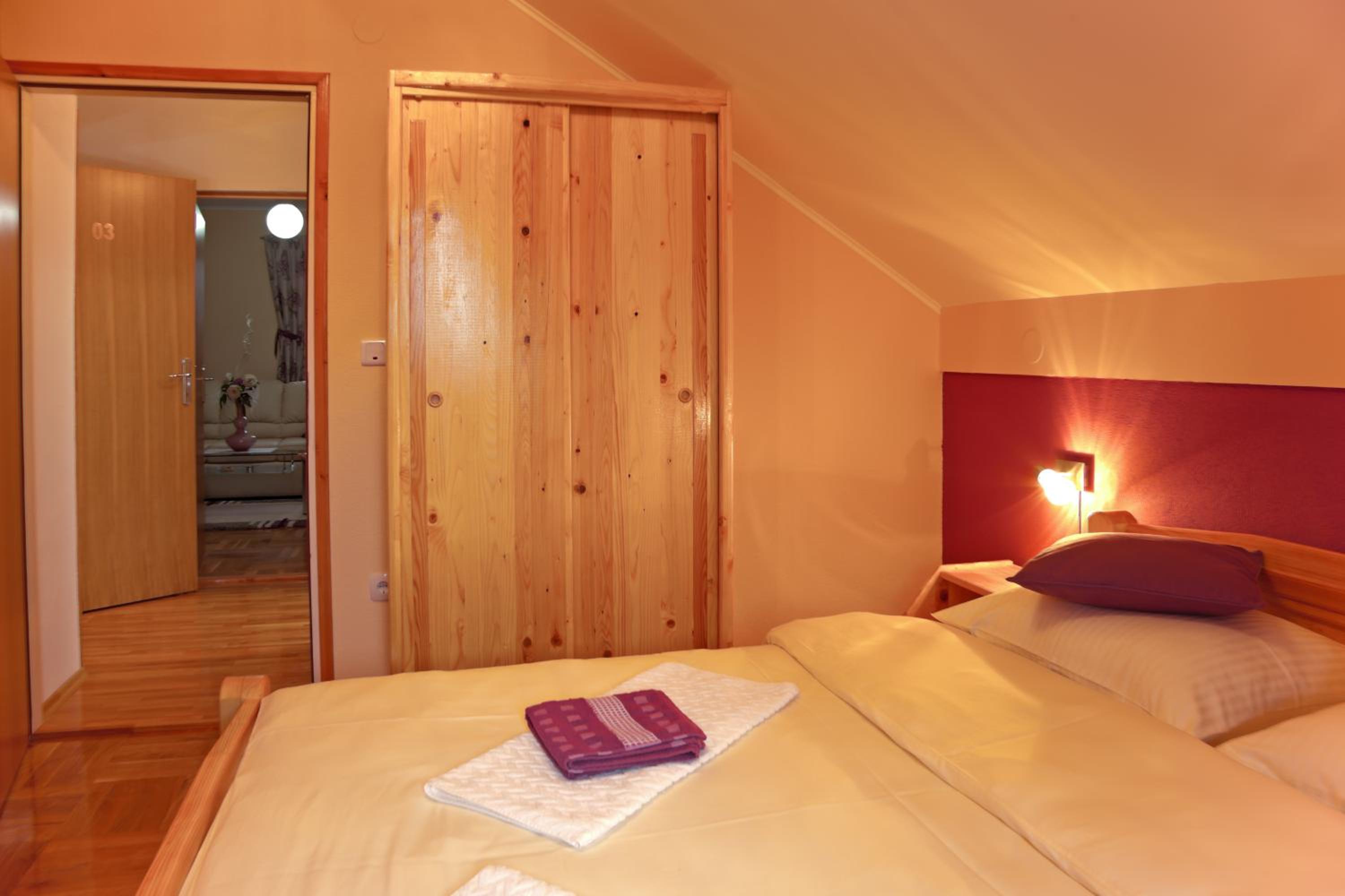 One-Bedroom Apartment - Photo 4