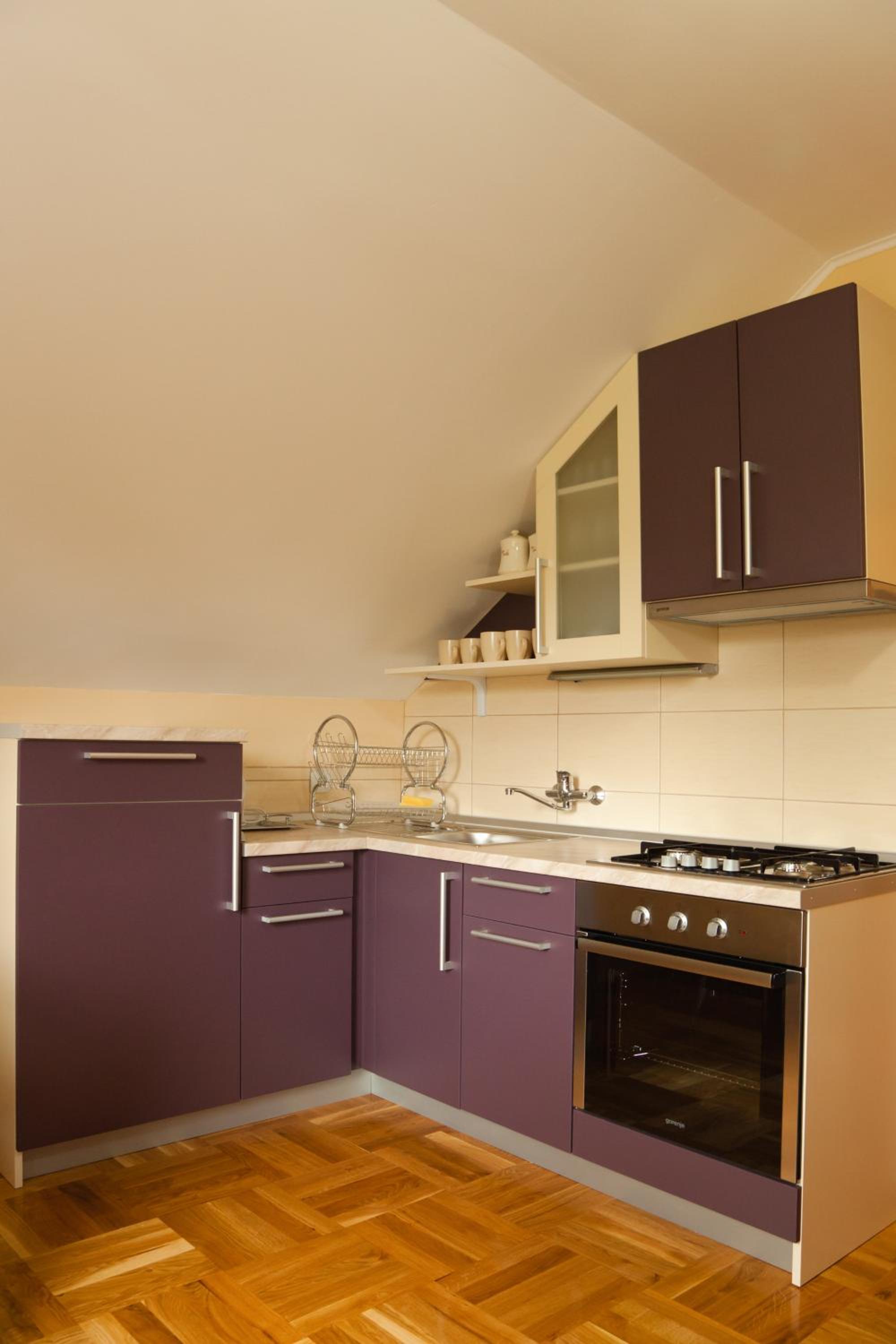 One-Bedroom Apartment - Photo 6
