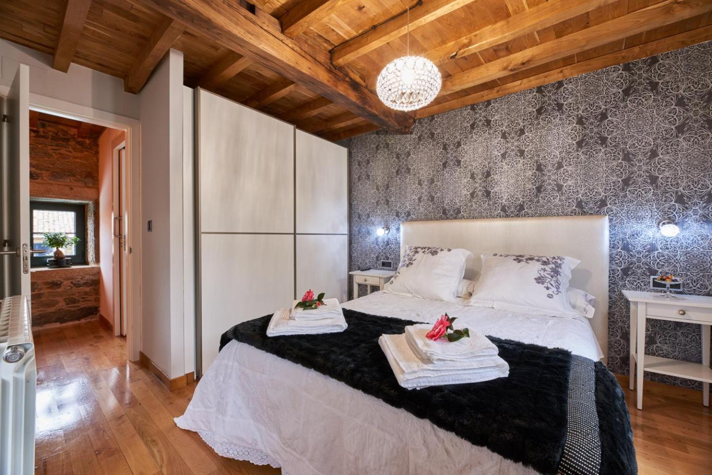Two-Bedroom House - Photo 25
