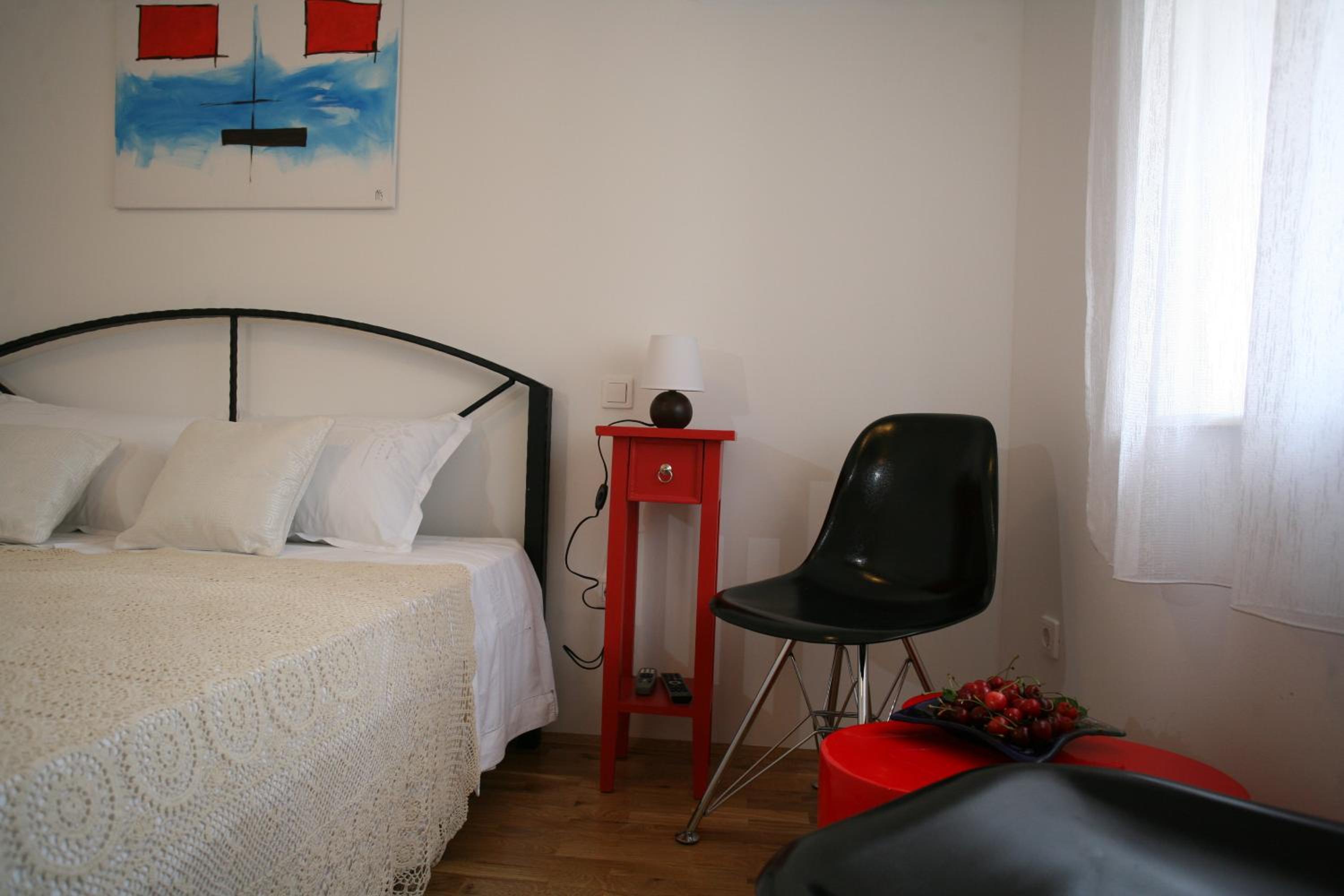 Double Room - Photo 3
