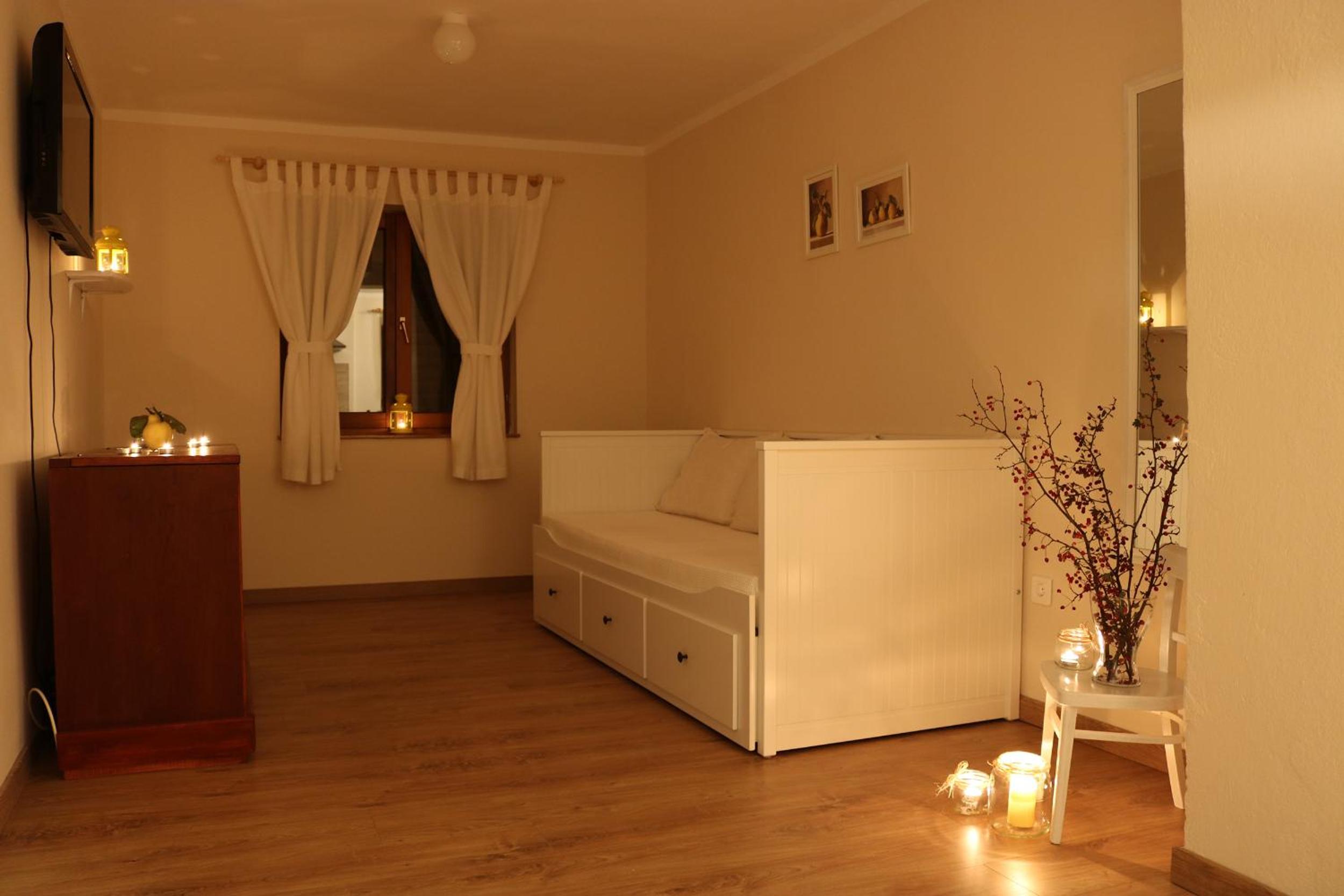 Two-Bedroom Apartment - Photo 16