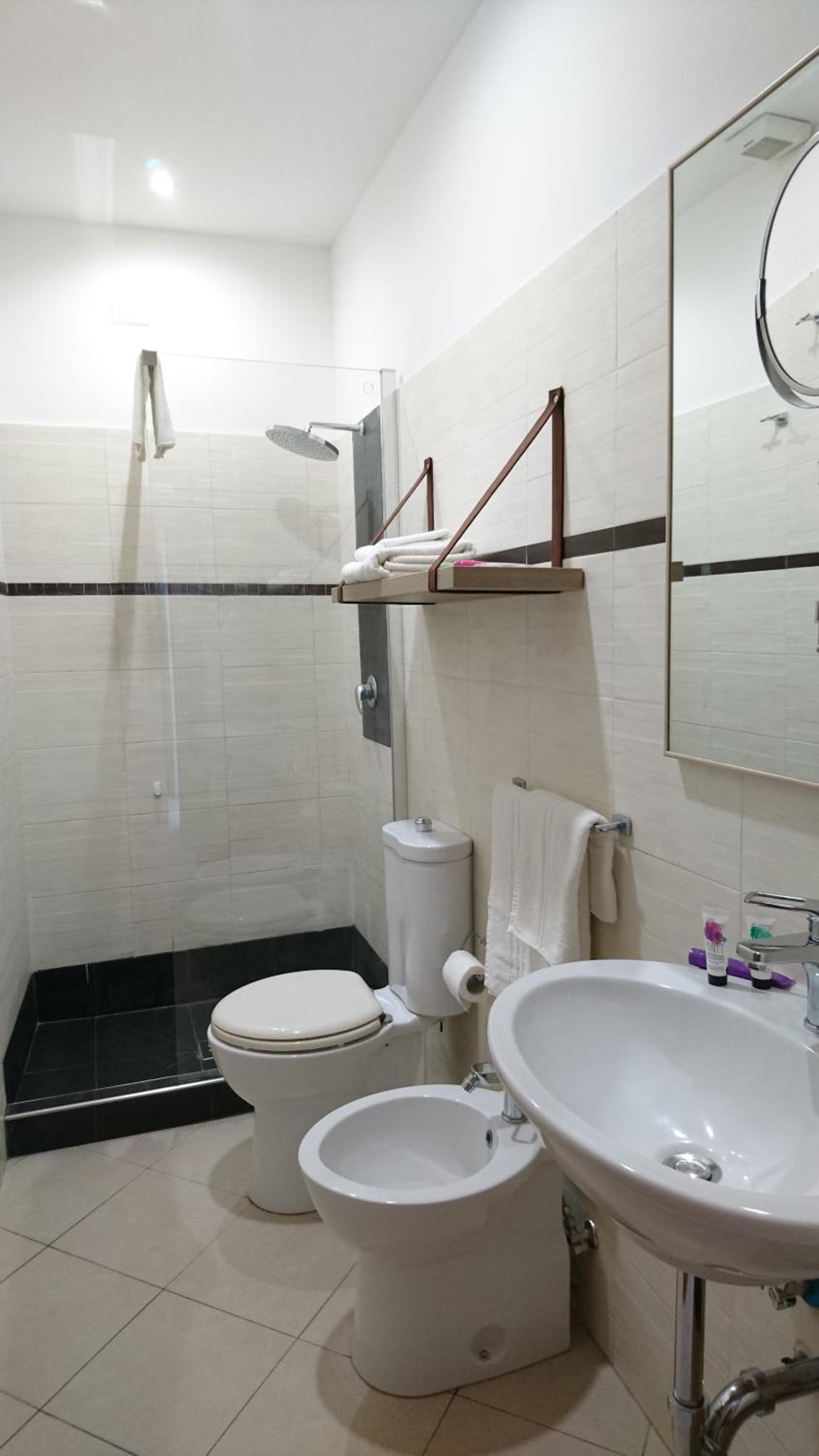 Double Room - Photo 2