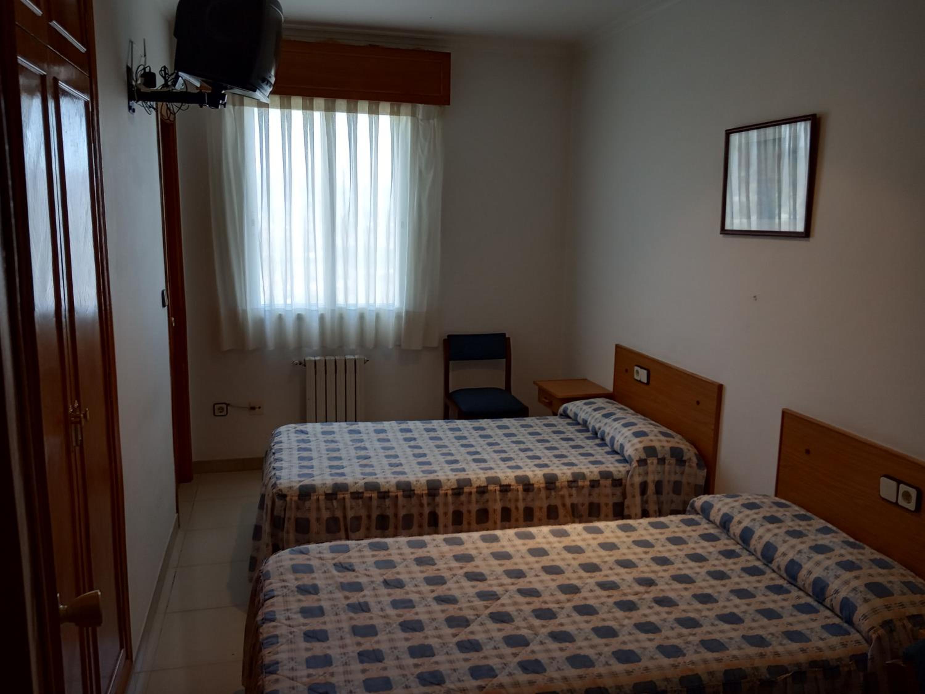 Twin Room - Photo 1