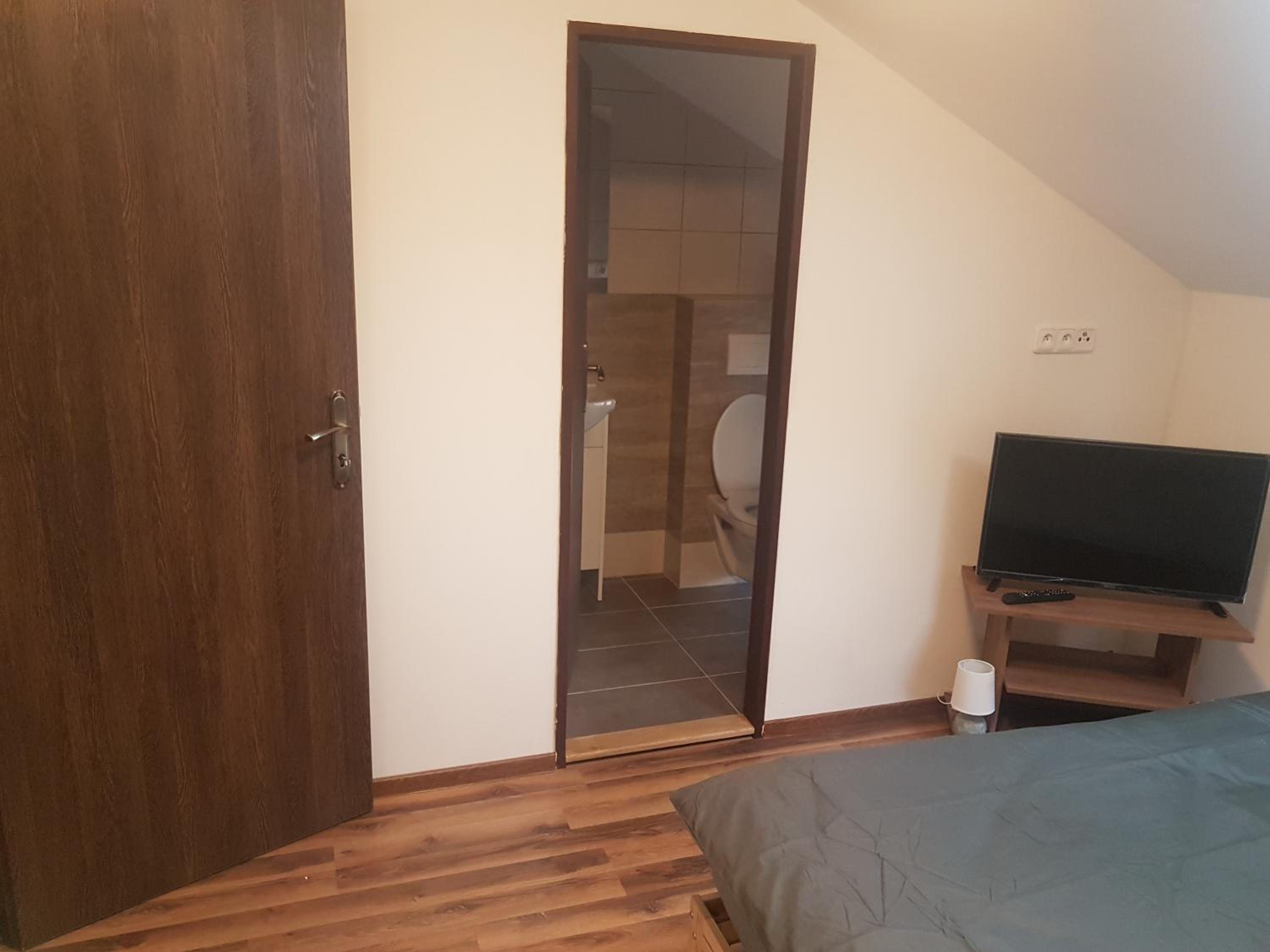 Double Room - Photo 4