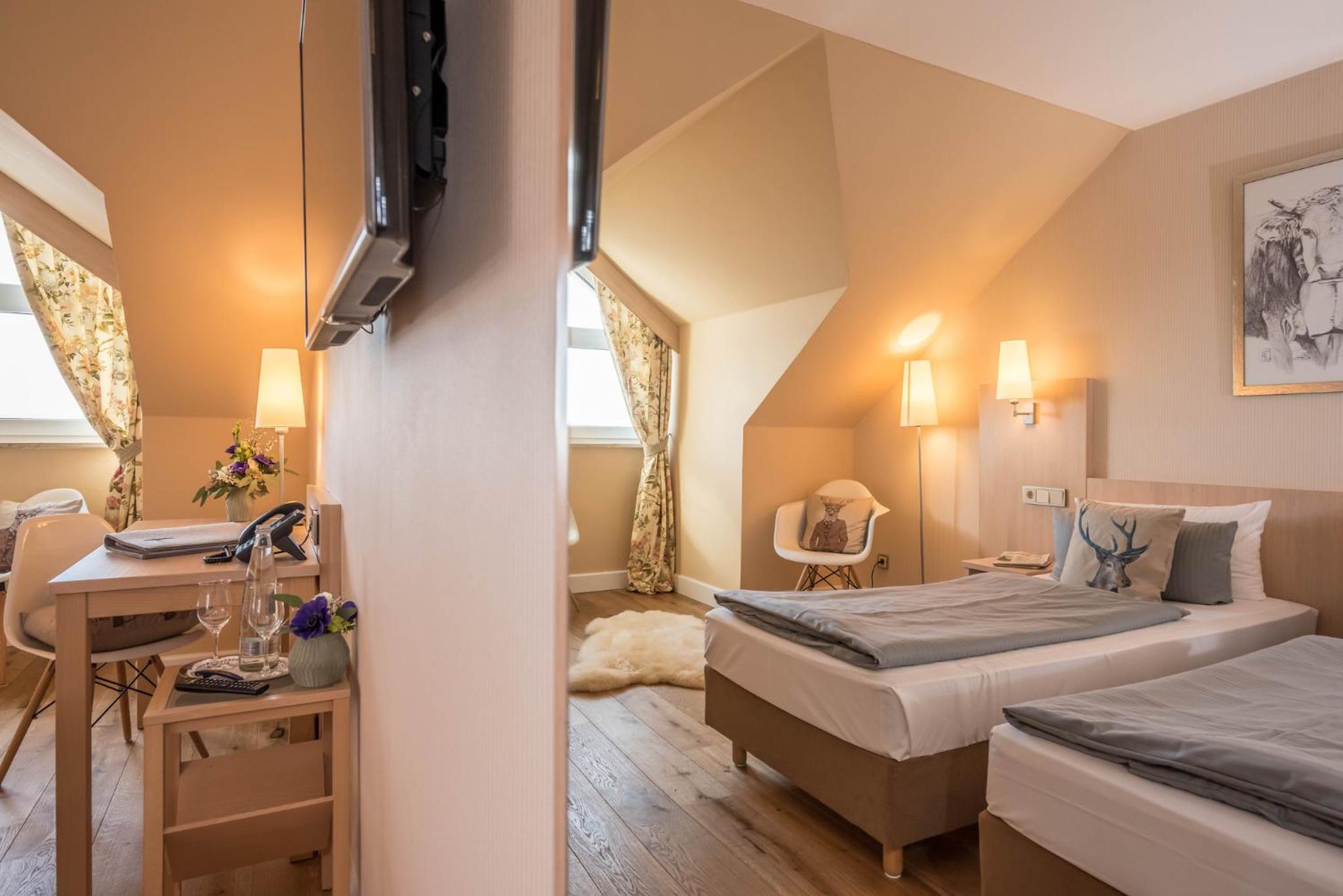 Standard Double Room with Lake View photo 1