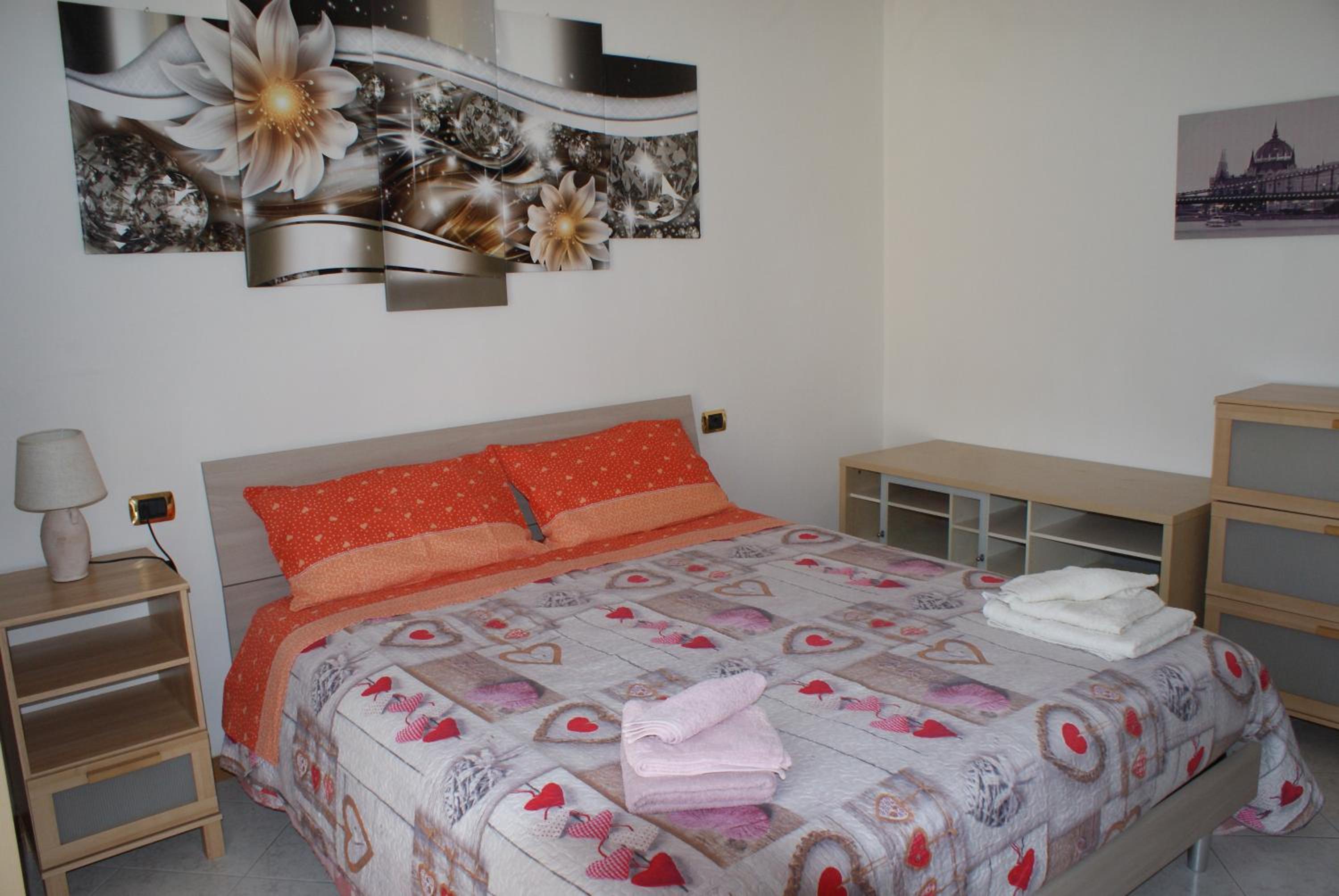 Two-Bedroom Apartment - Photo 32