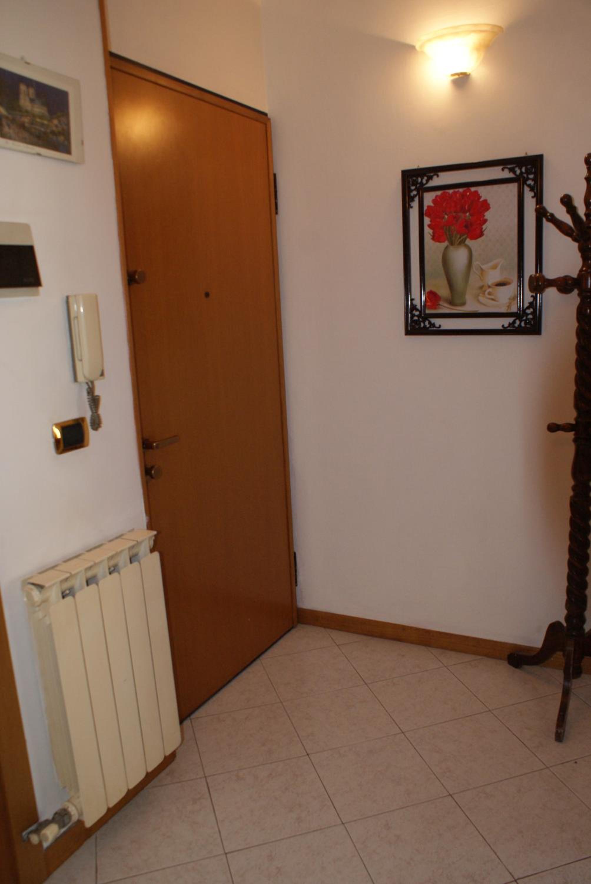 Two-Bedroom Apartment - Photo 33