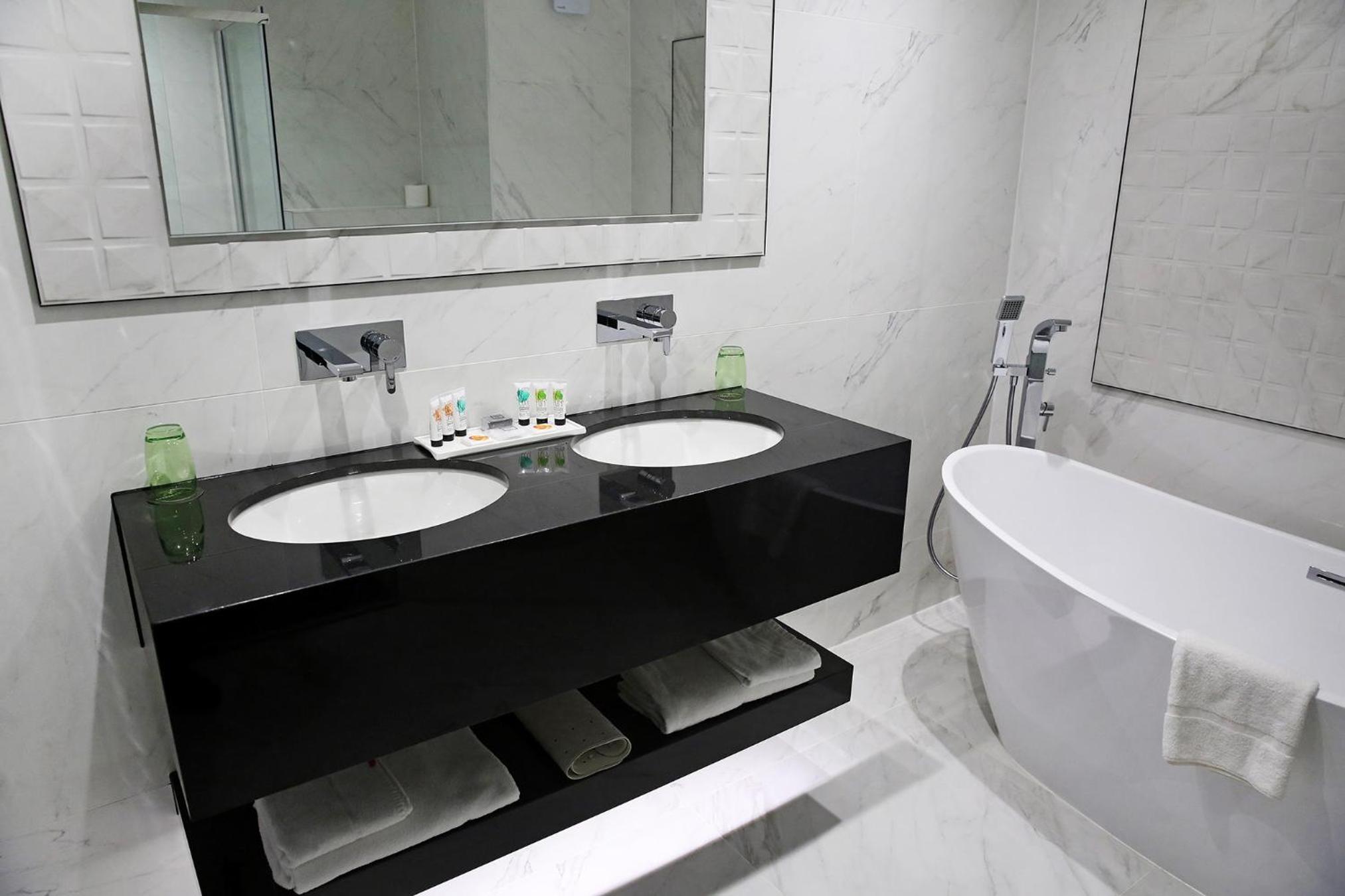 Junior Suite - Photo 13