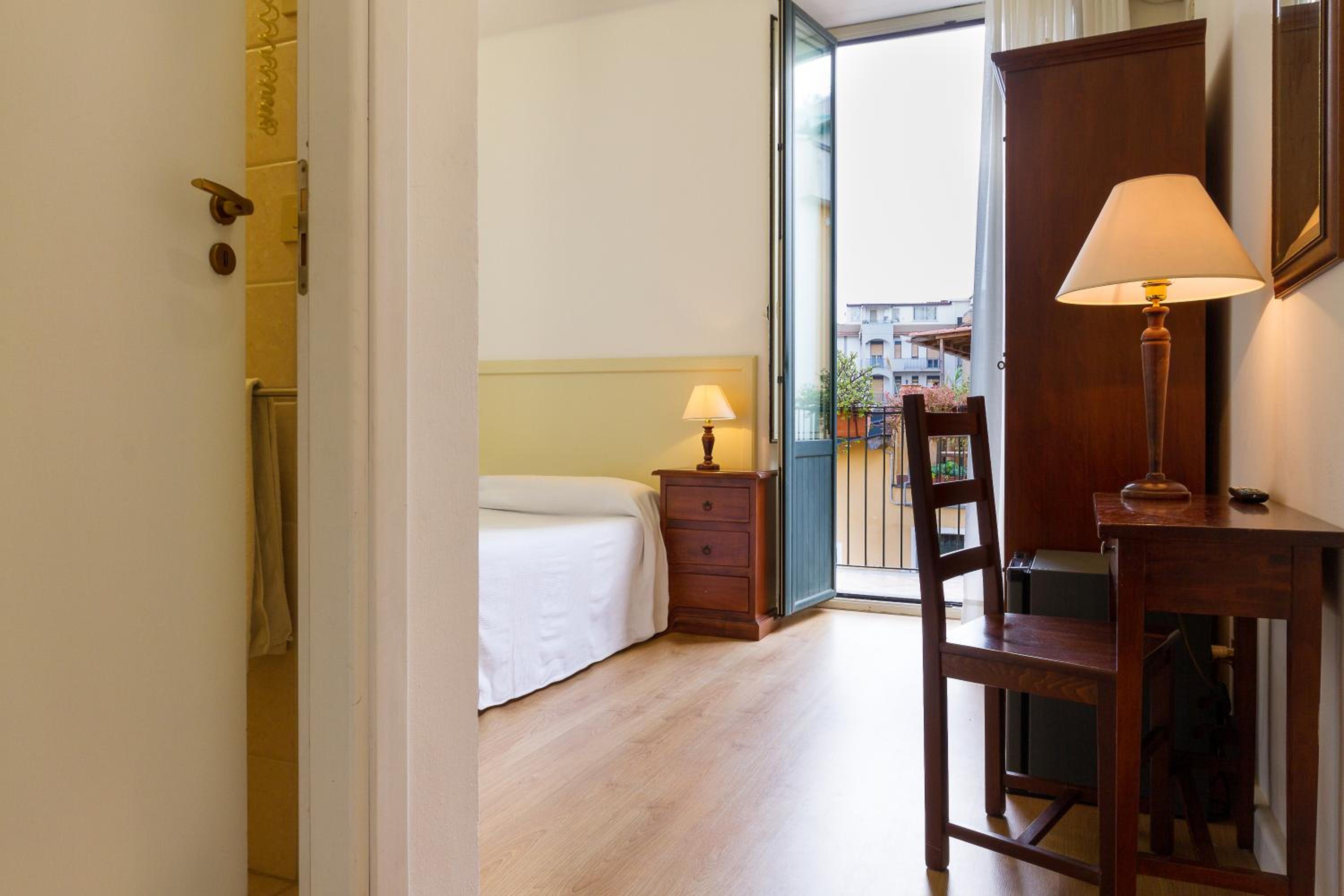 Double Room with Balcony - Photo 1
