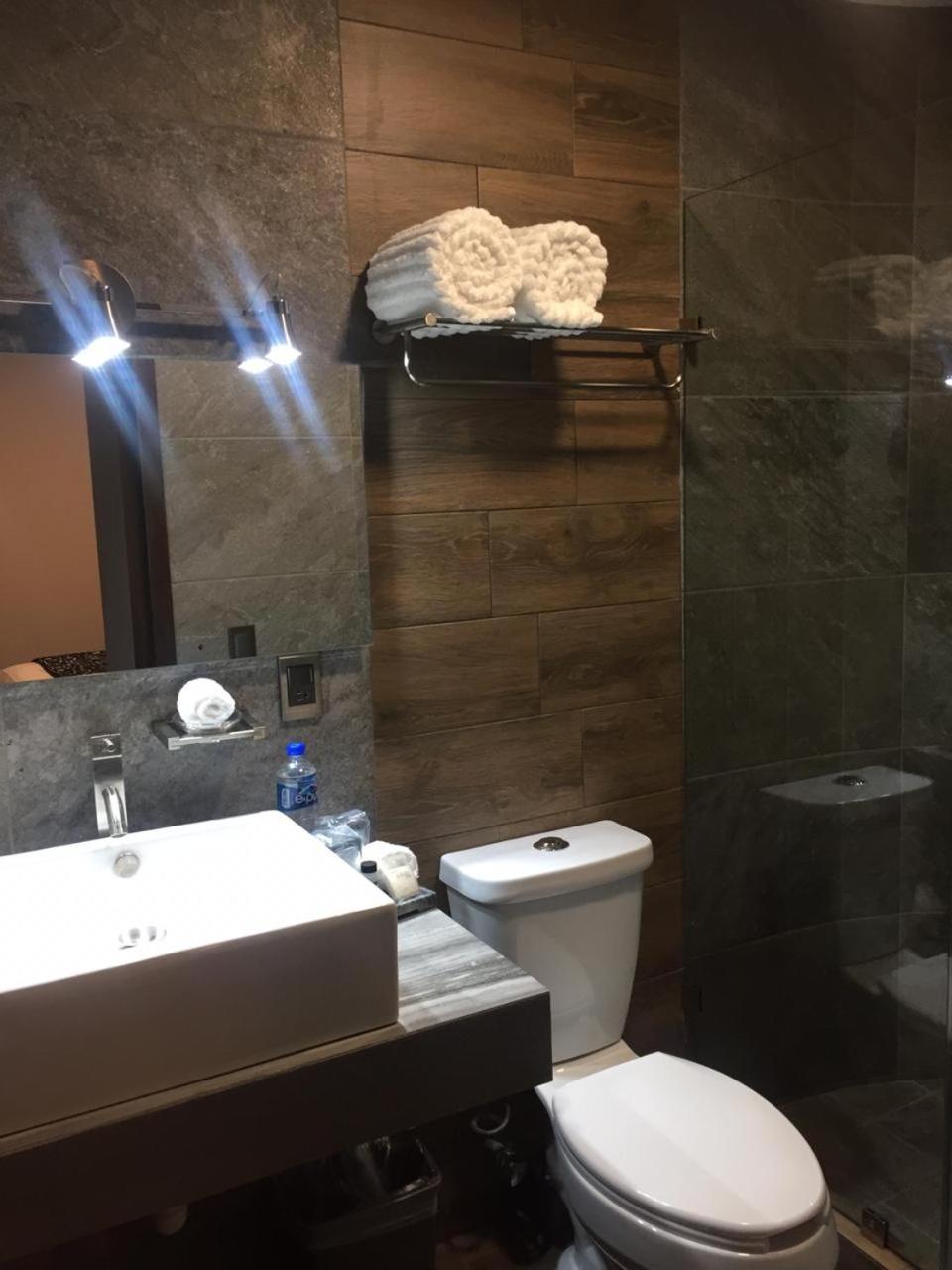 Double Room - Photo 6