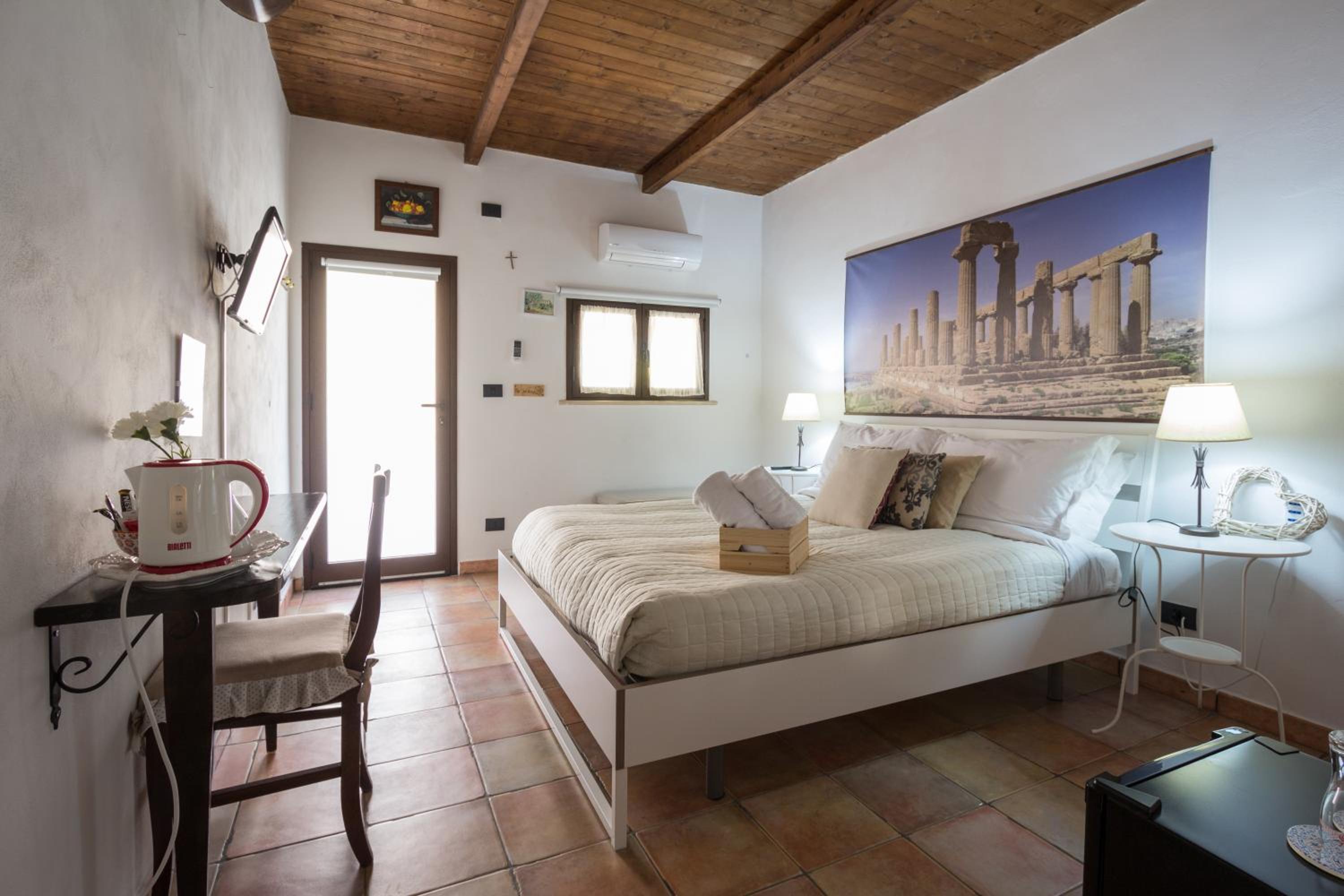 Double Room with Terrace - Photo 6