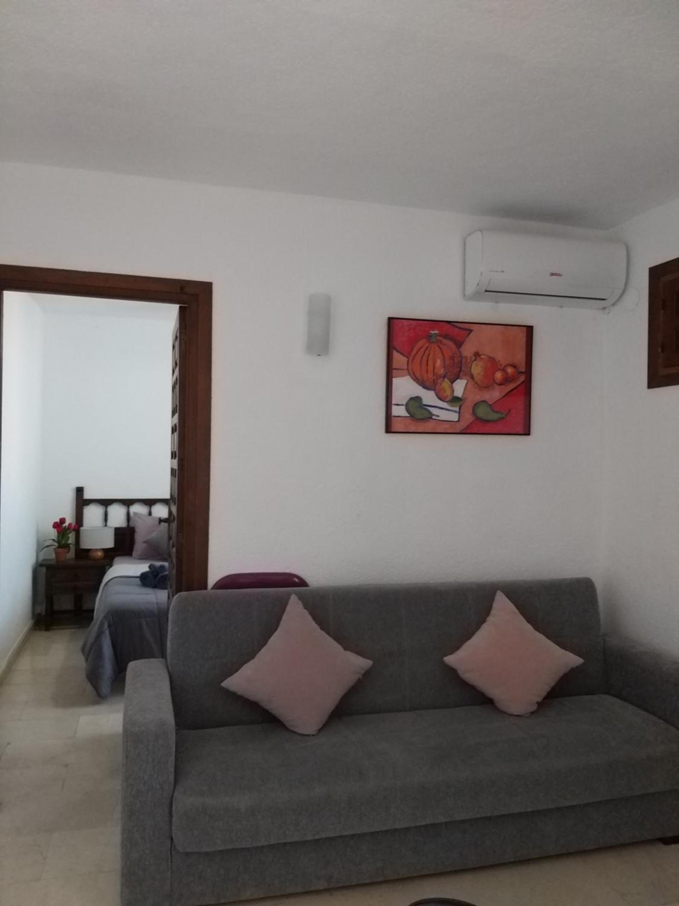 Studio Apartment with Sea View - Photo 1