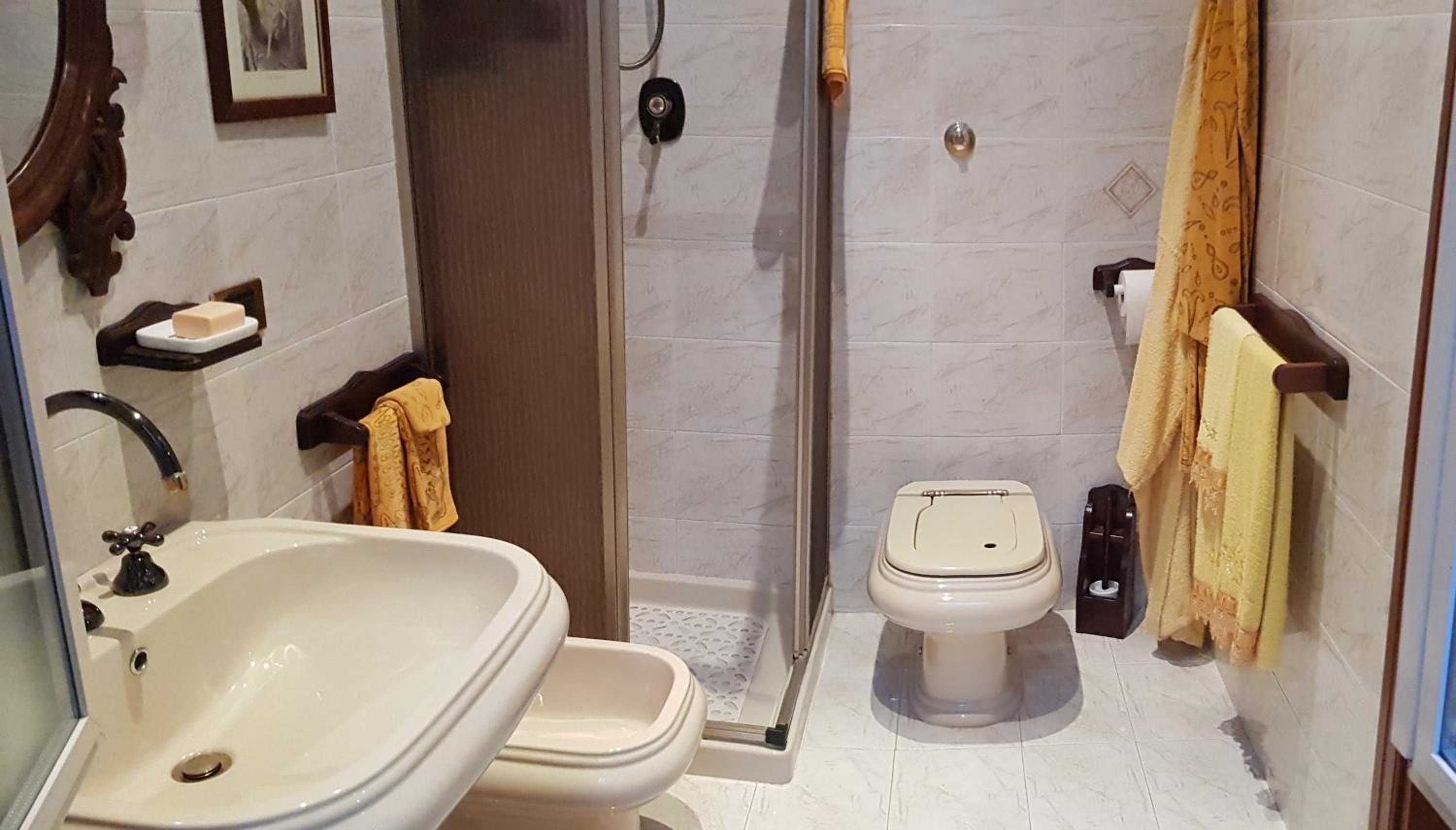 Single Room with Private Bathroom photo 3