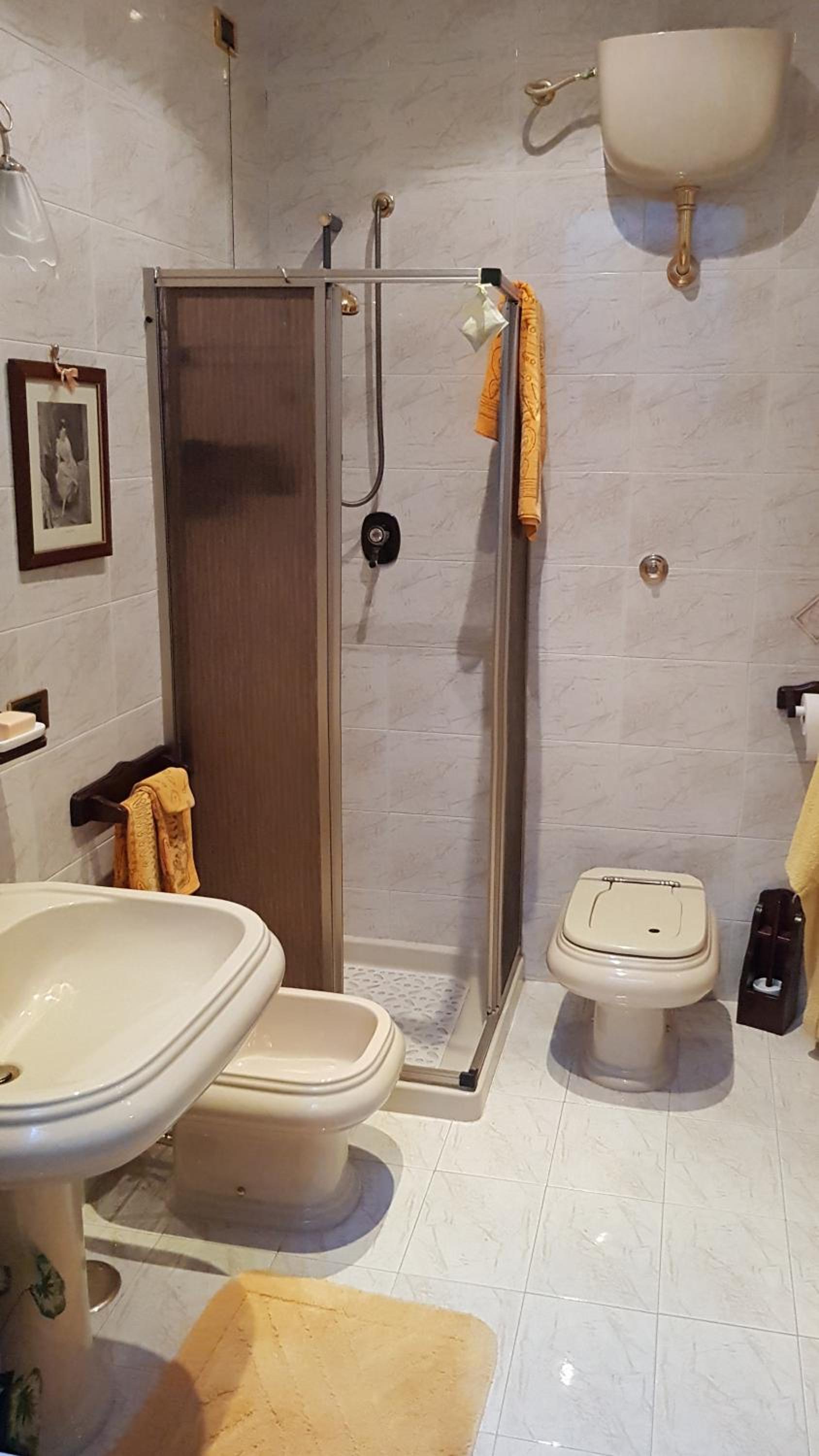 Single Room with Private Bathroom photo 2