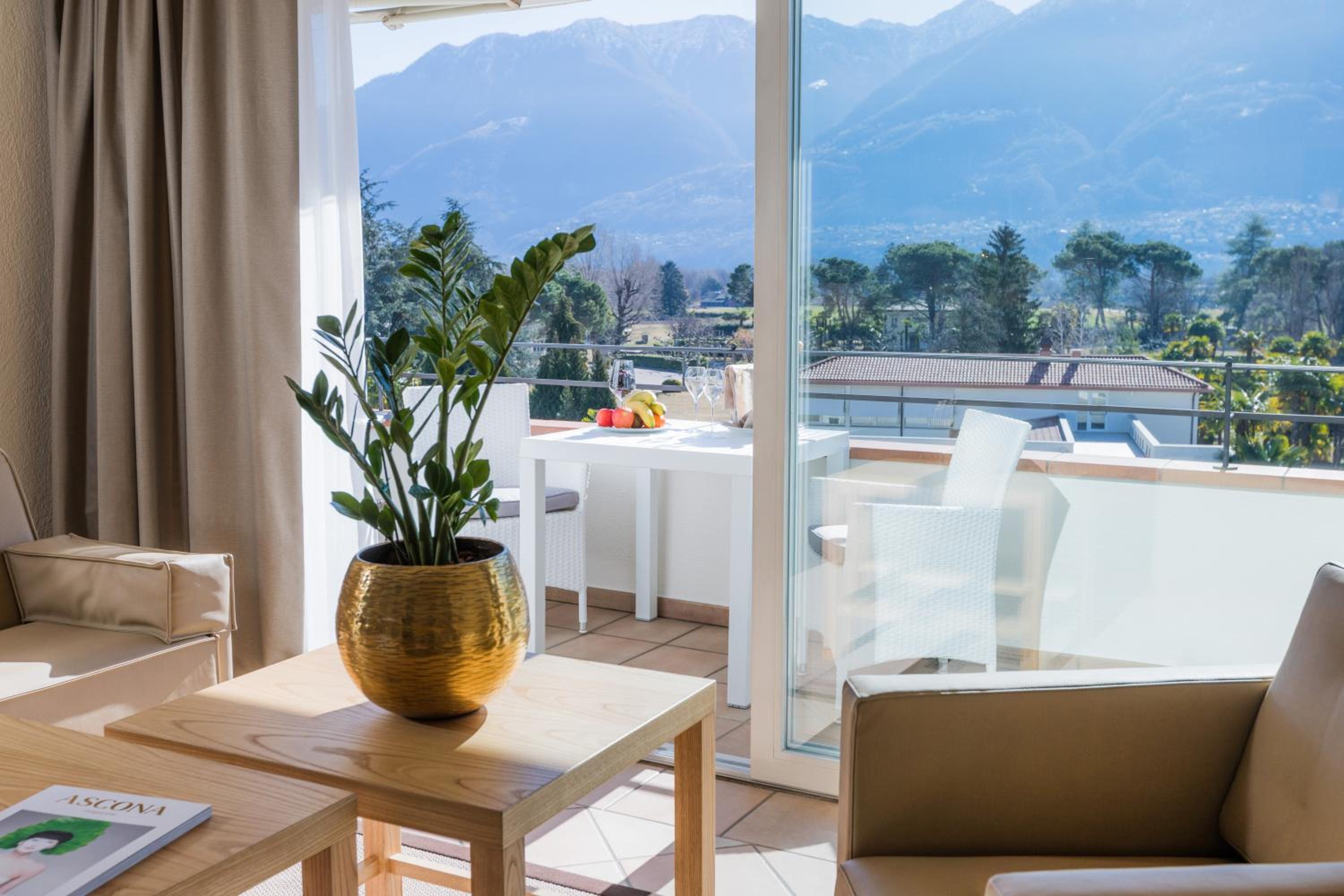 Junior Suite with Balcony and Spa Access - Photo 3