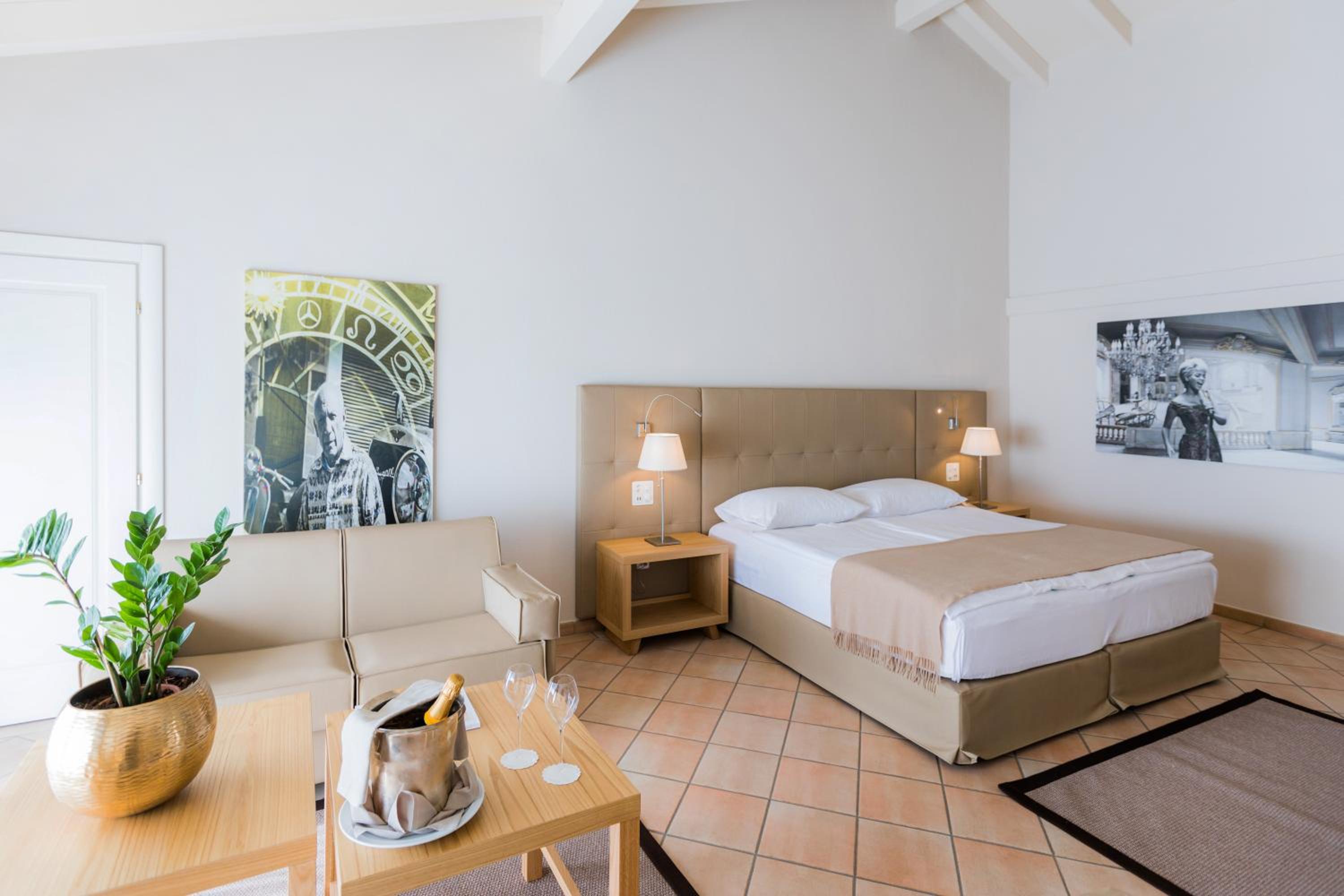 Junior Suite with Balcony and Spa Access - Photo 14