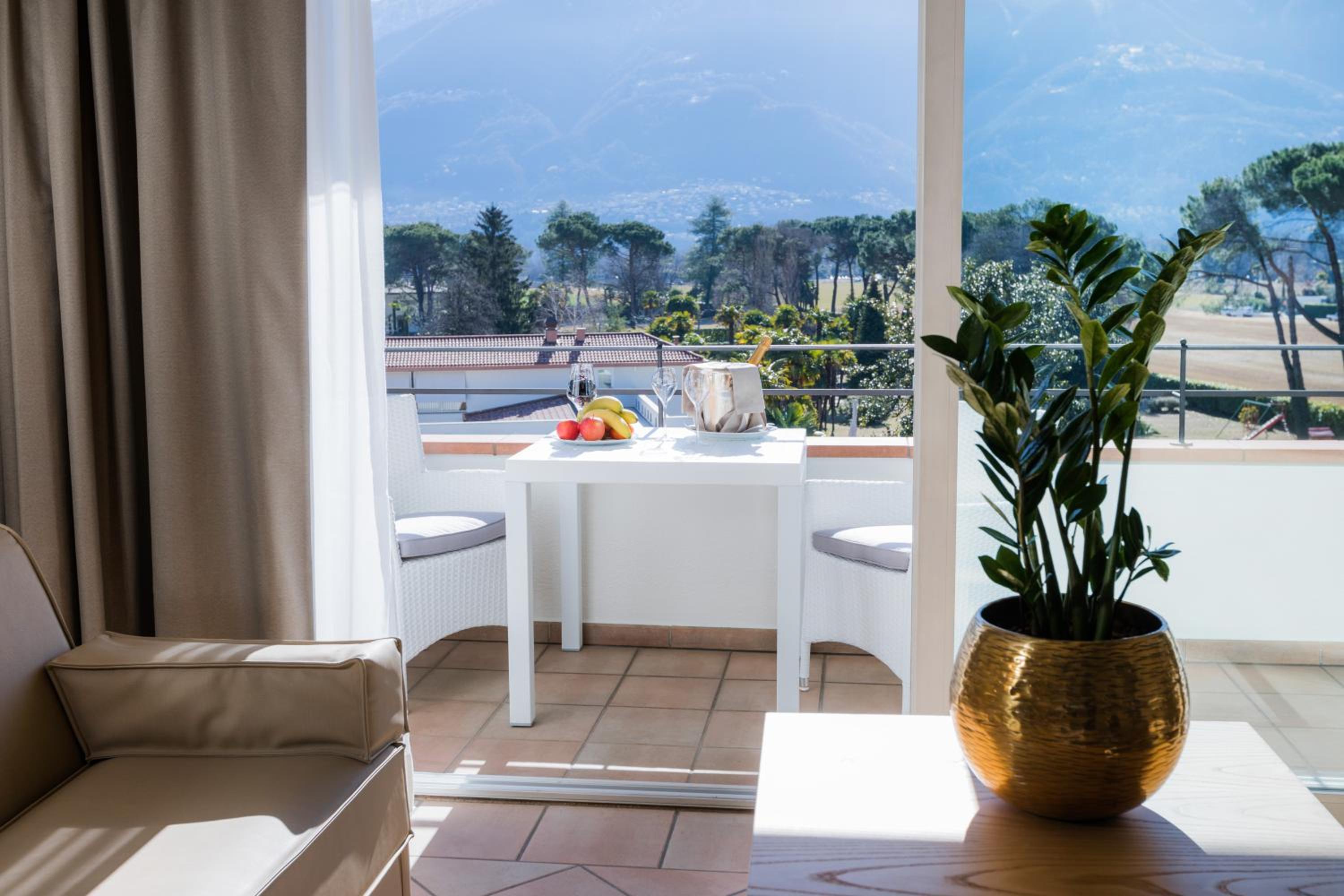 Junior Suite with Balcony and Spa Access - Photo 8