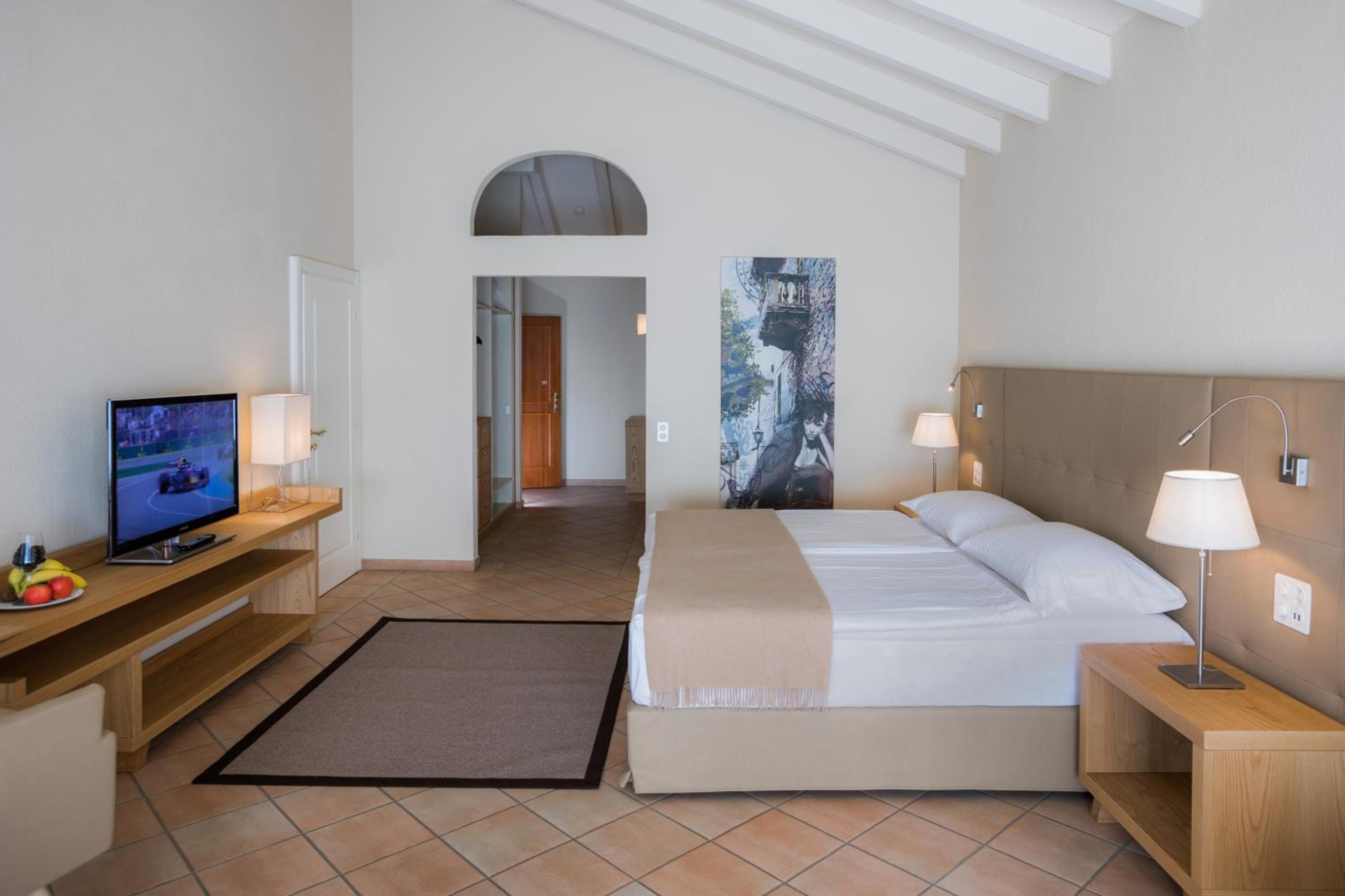 Junior Suite with Balcony and Spa Access - Photo 17