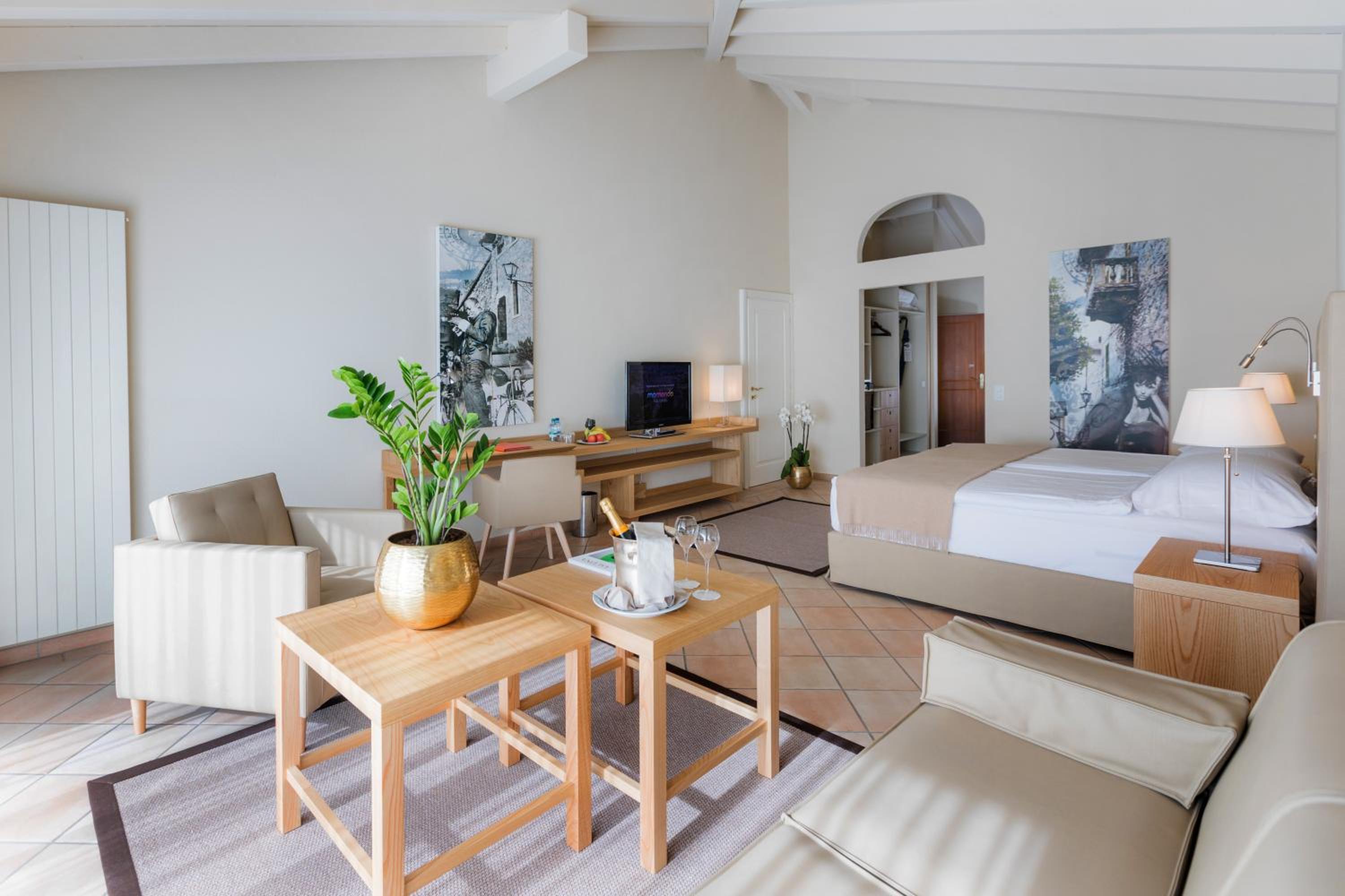Junior Suite with Balcony and Spa Access - Photo 19