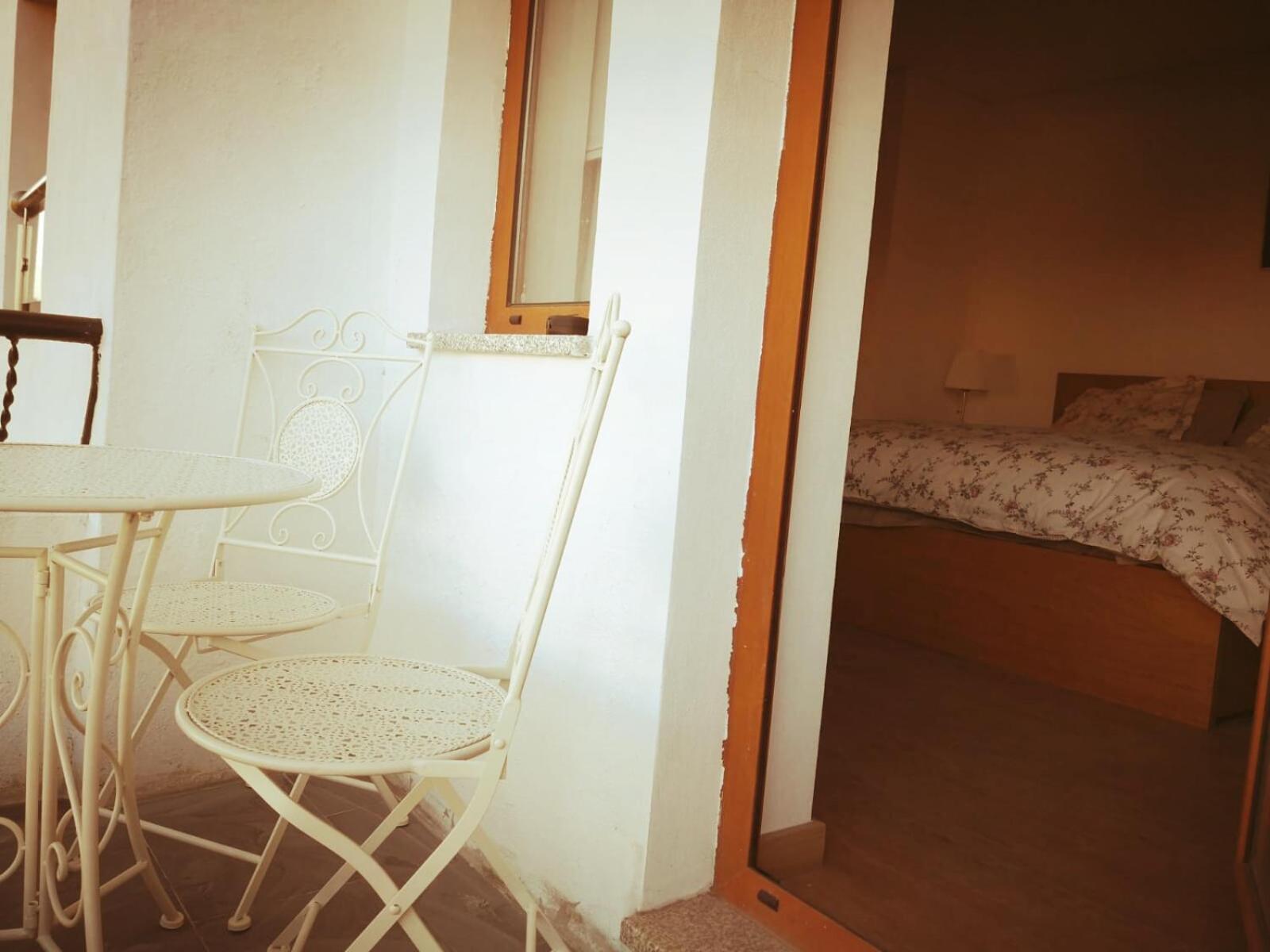 Queen Room with Balcony - Photo 21