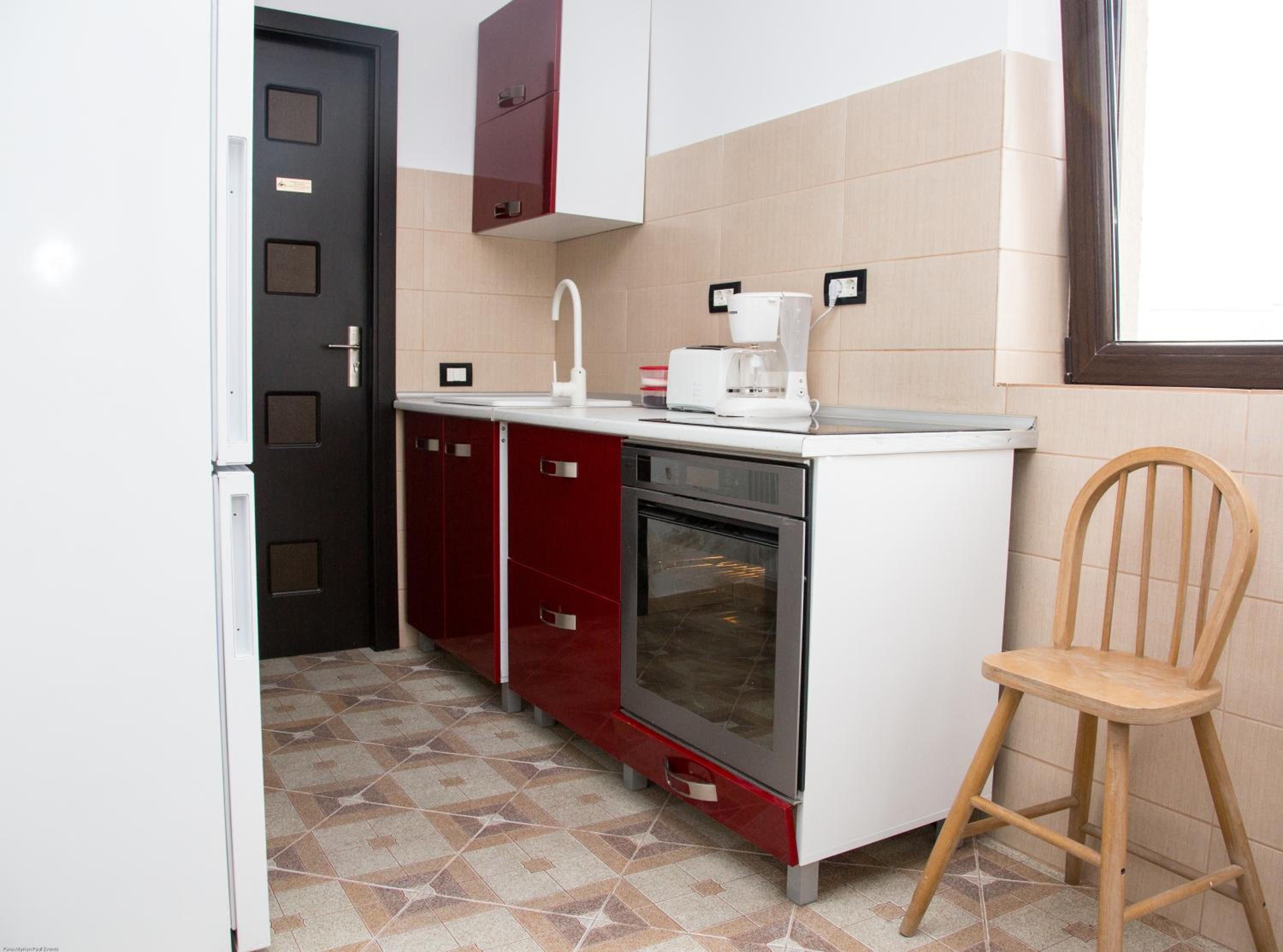Apartment with Terrace - Photo 14