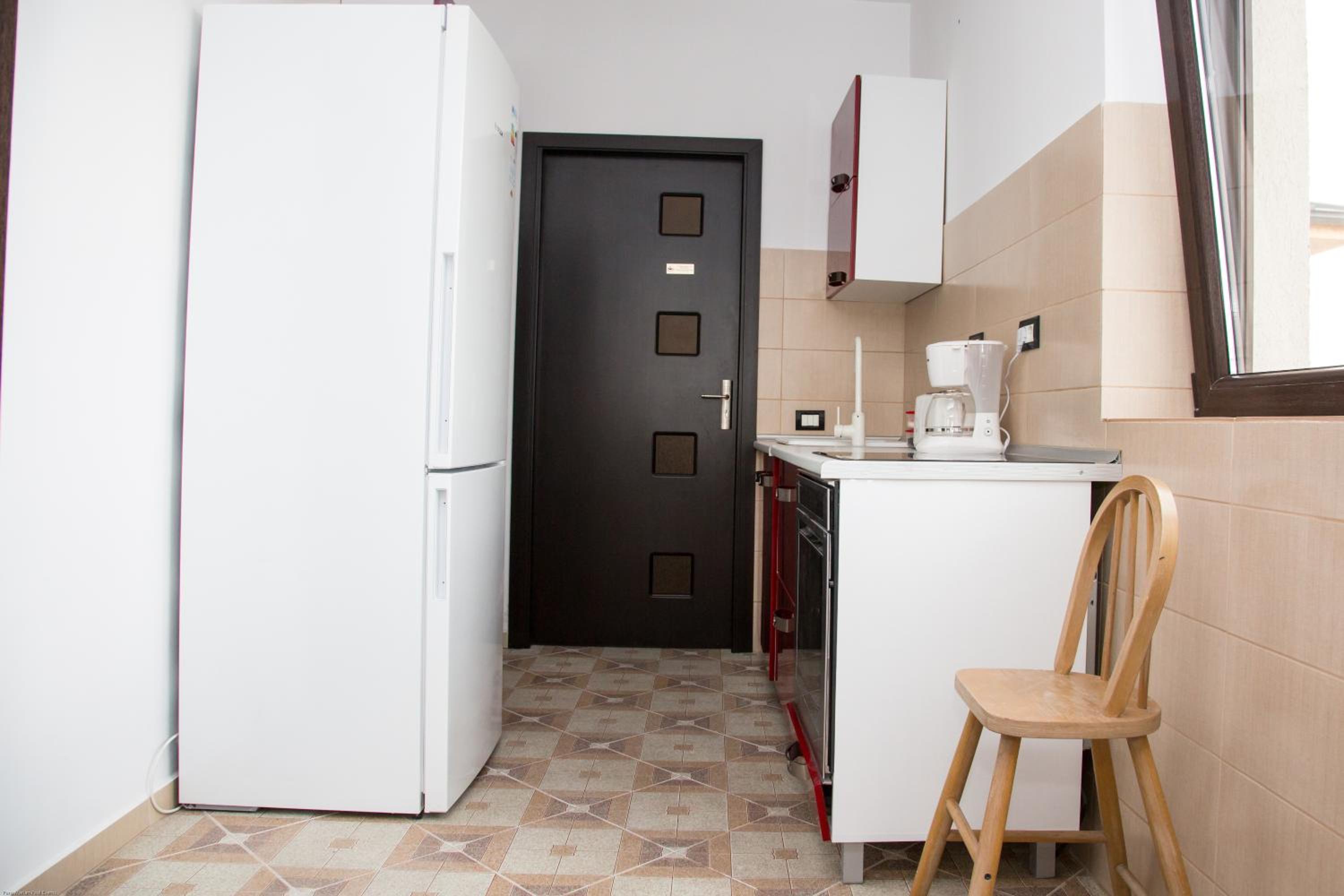 Apartment with Terrace - Photo 15