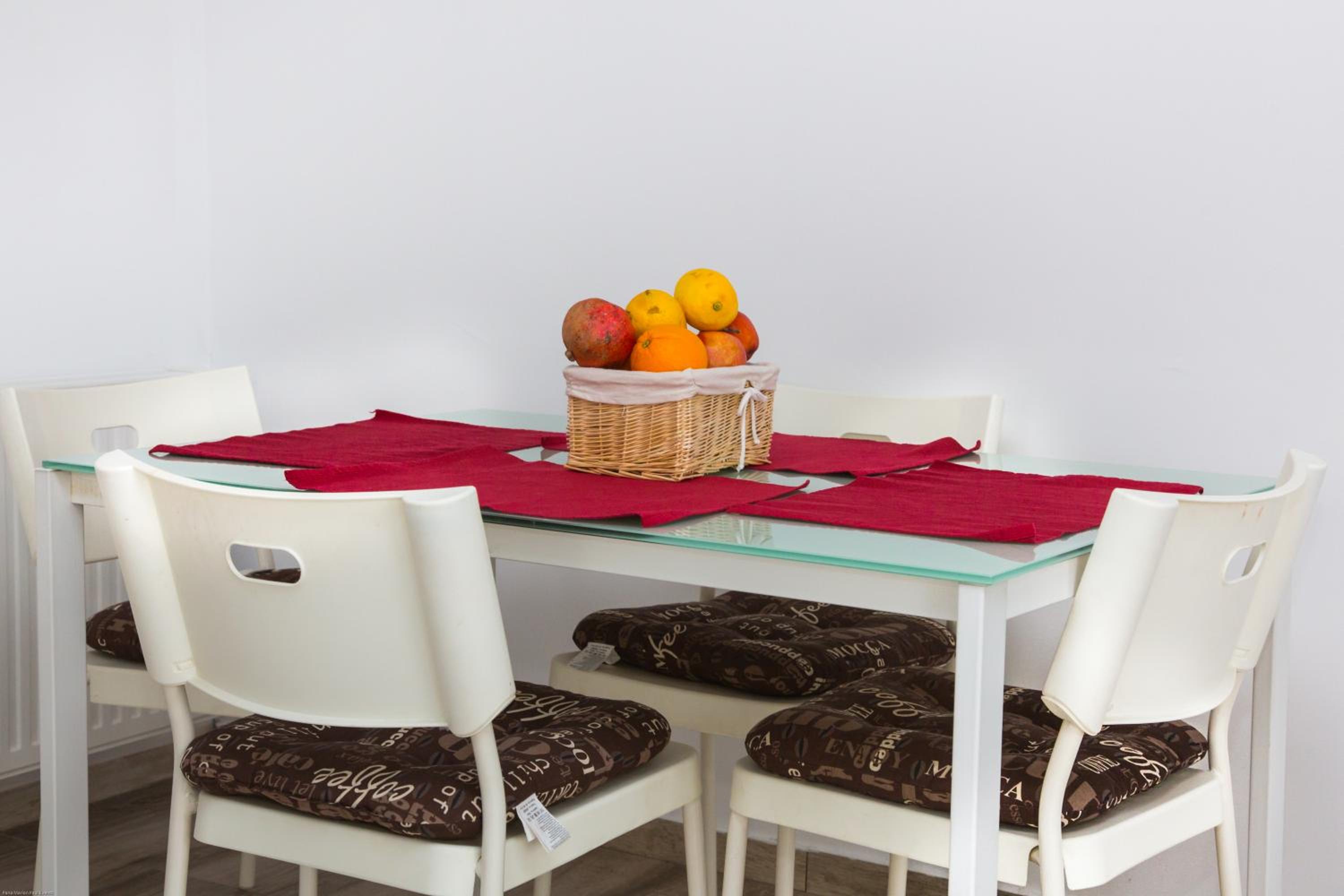 Apartment with Terrace - Photo 17