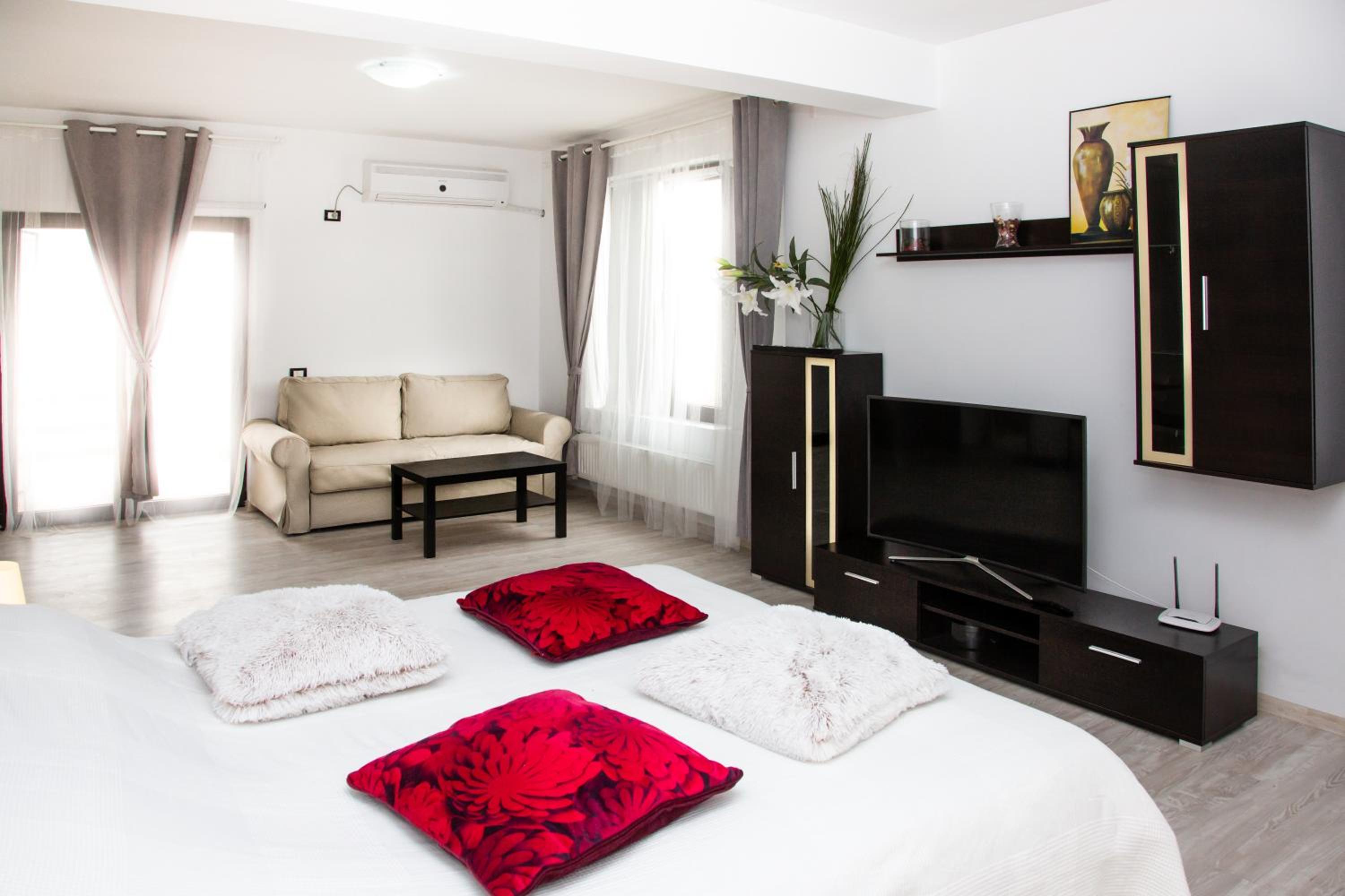 Apartment with Terrace - Photo 1