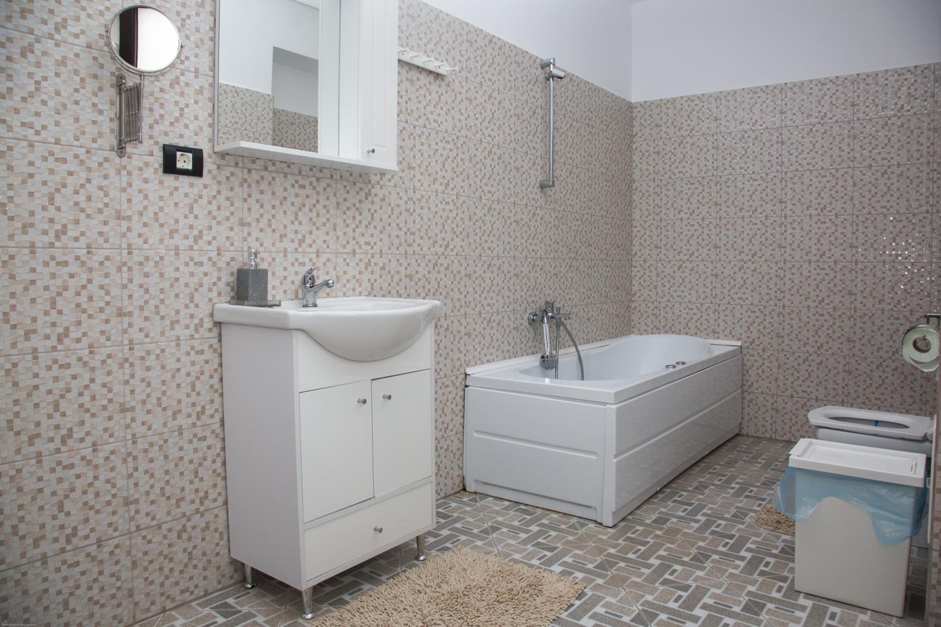 Studio with Spa Bath - Photo 16