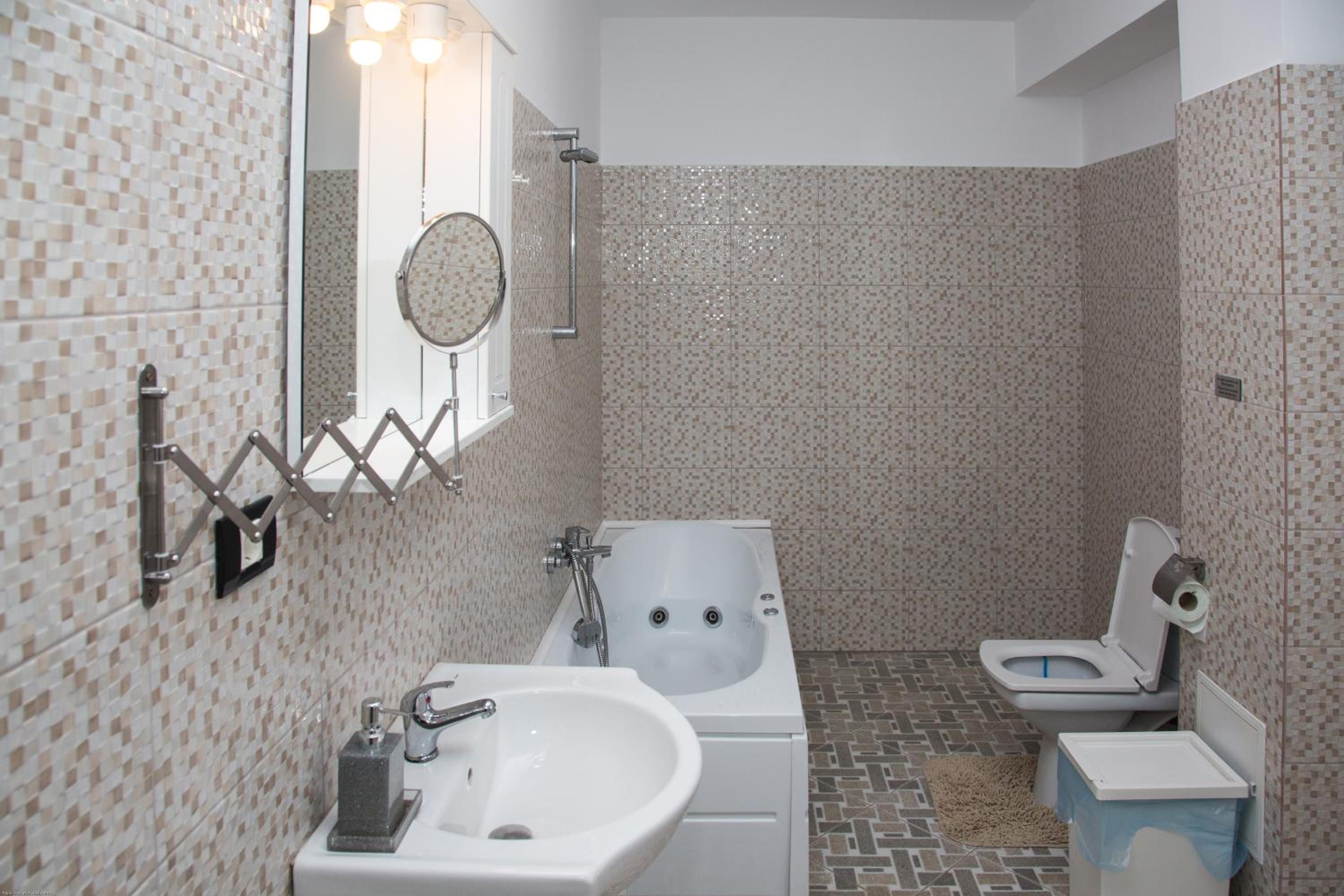 Studio with Spa Bath - Photo 15