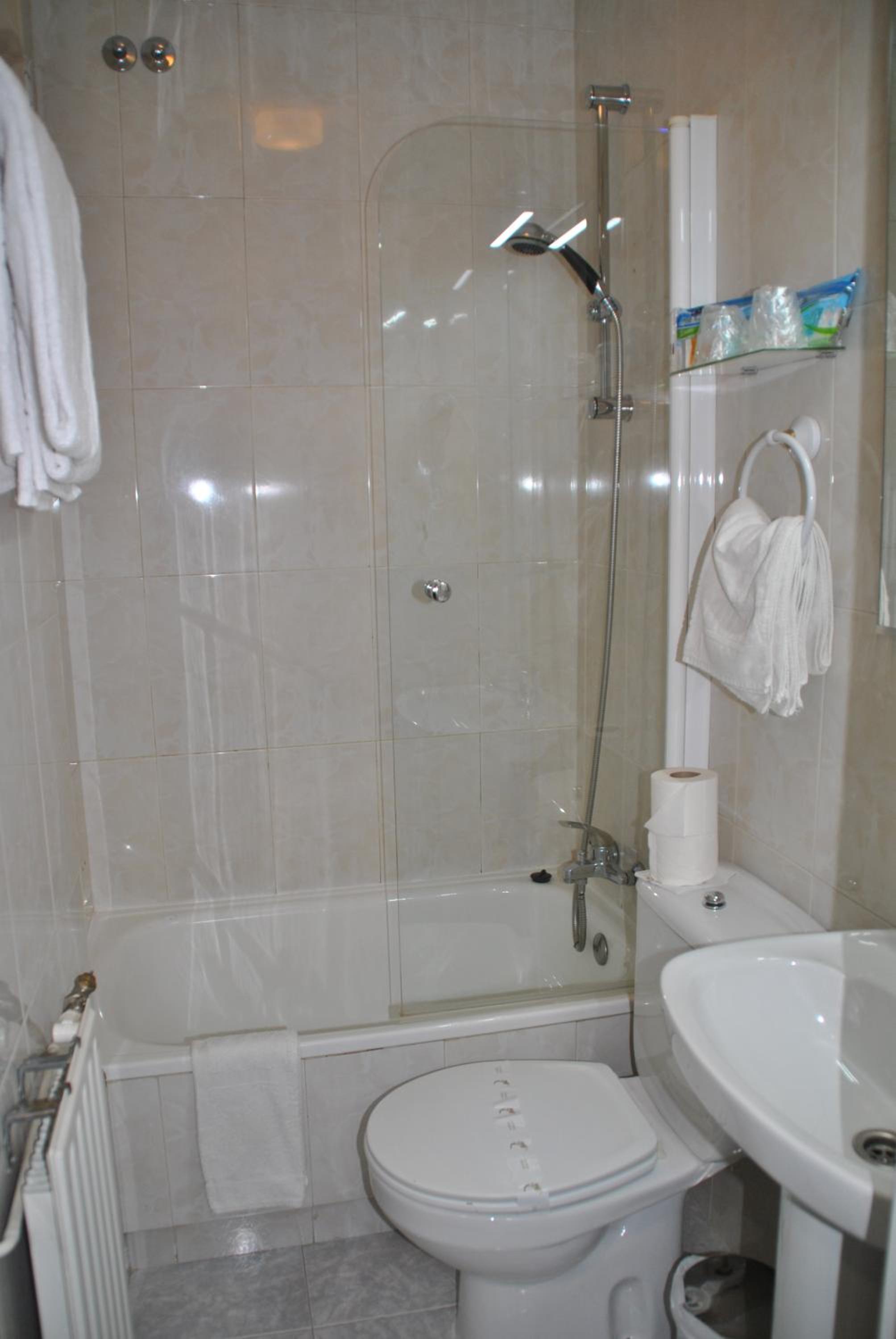 Budget Double or Twin Room photo 2