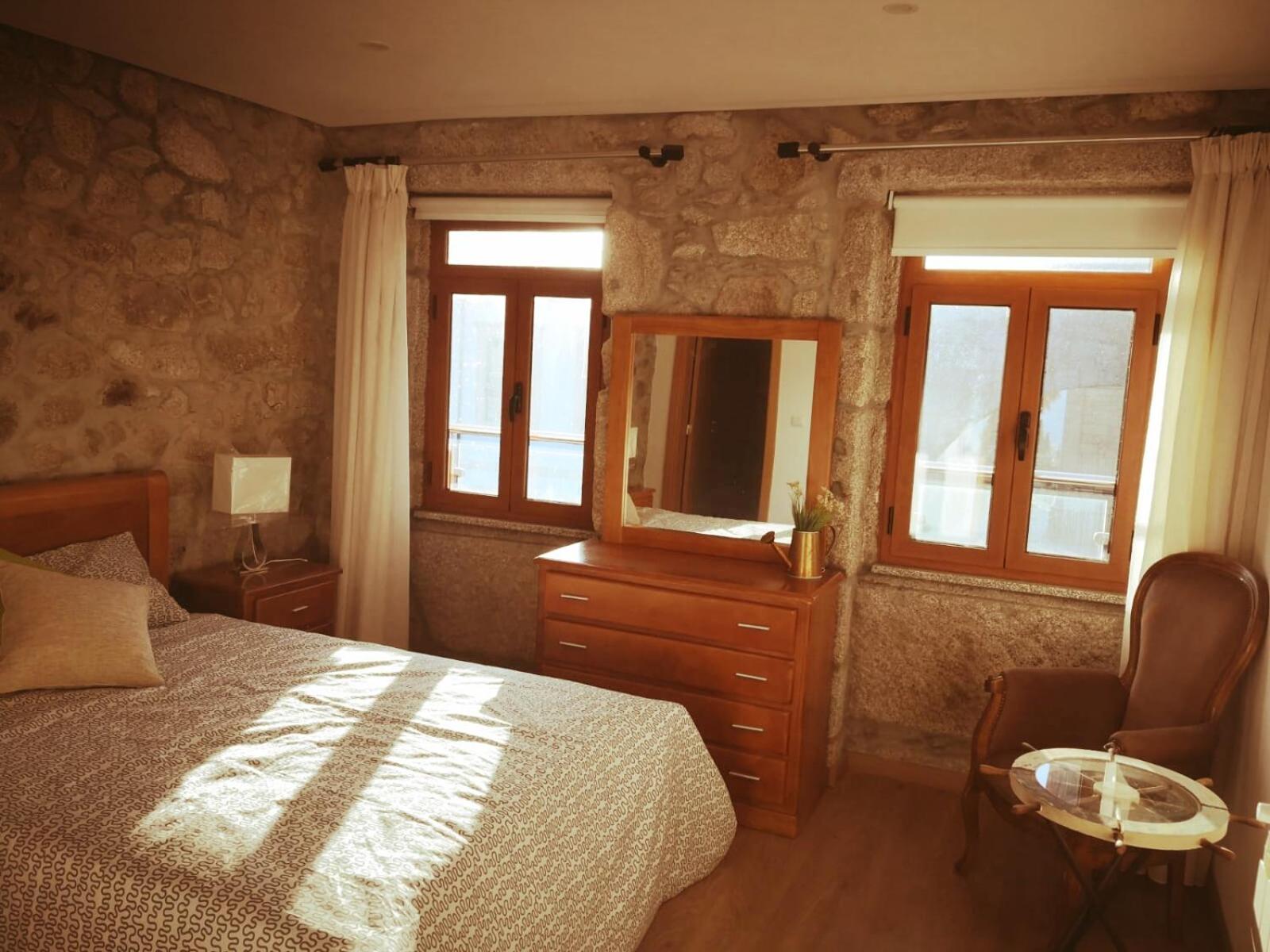 Suite with City View - Photo 12