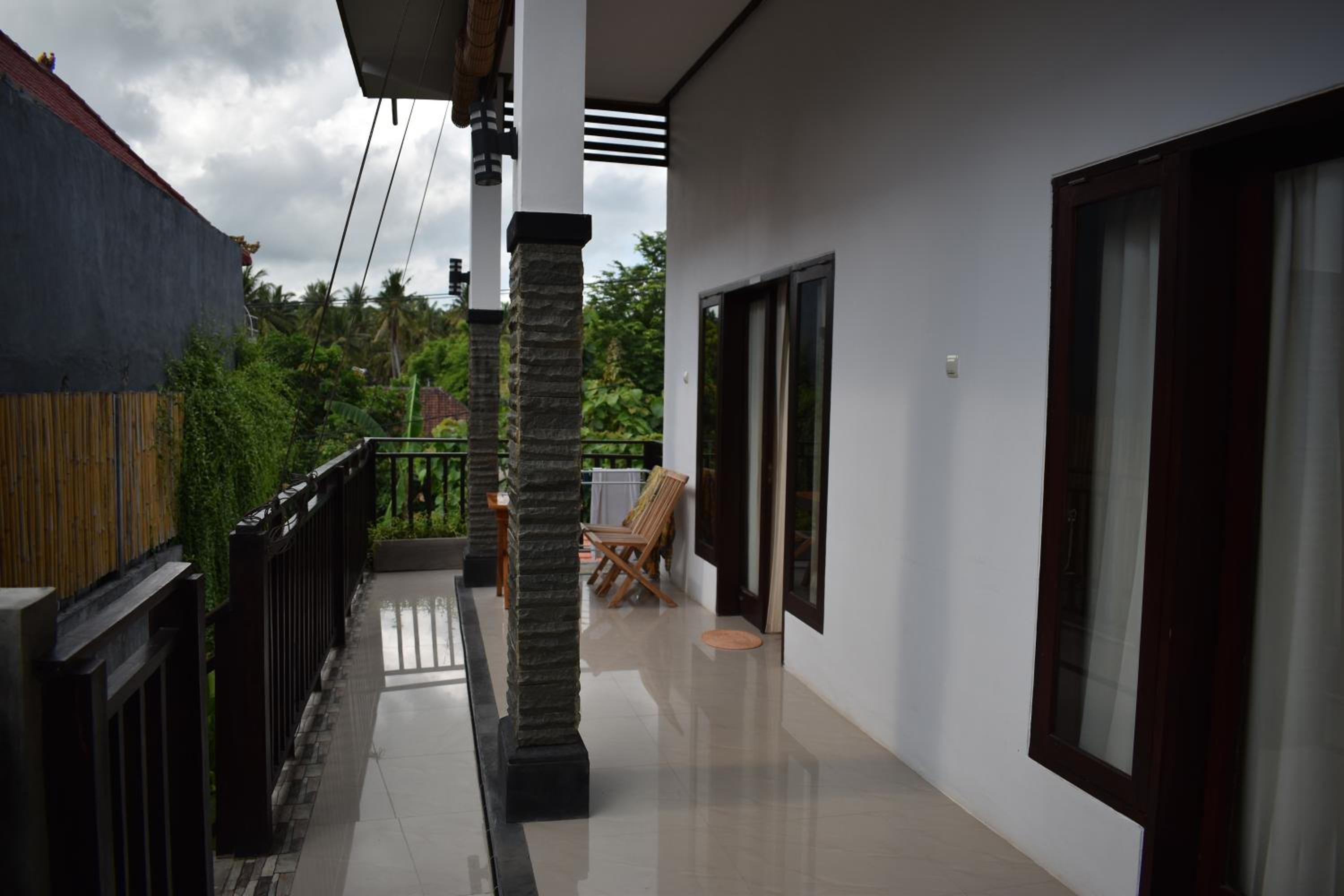 Deluxe Room - Photo 5