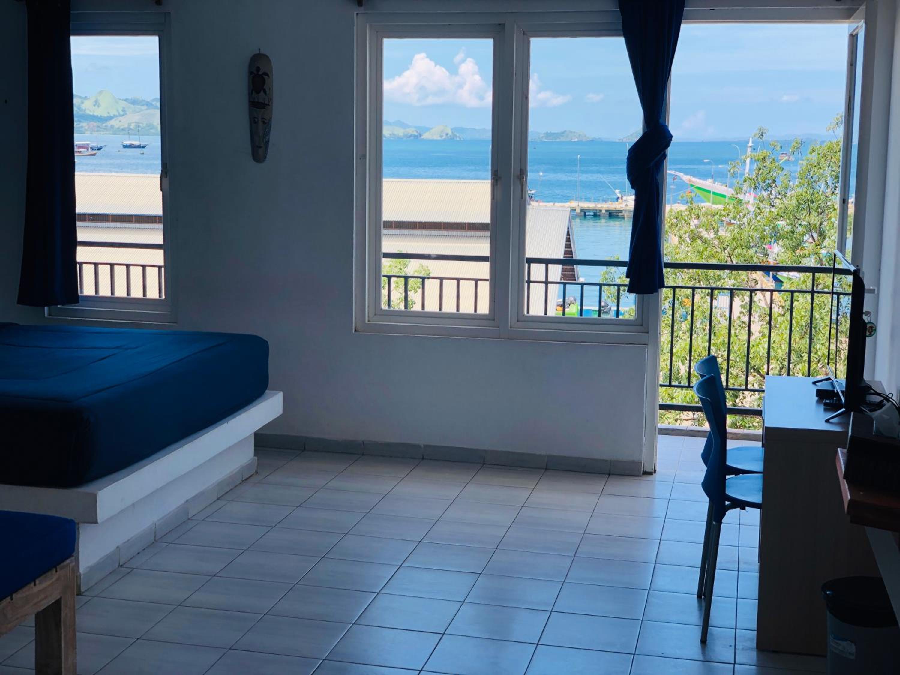King Room with Sea View - Photo 2