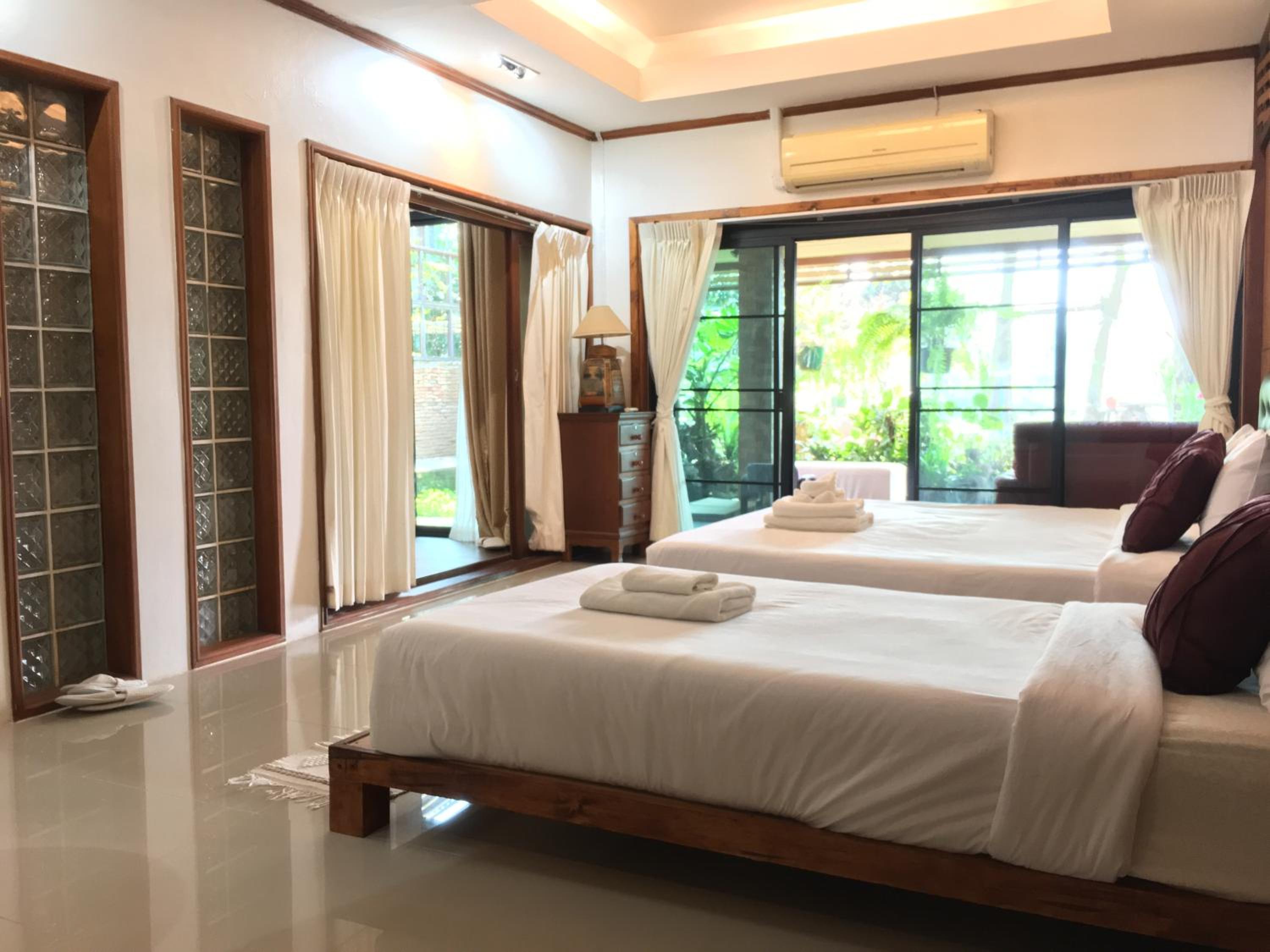 Double or Twin Room with Garden View - pet friendly photo 2
