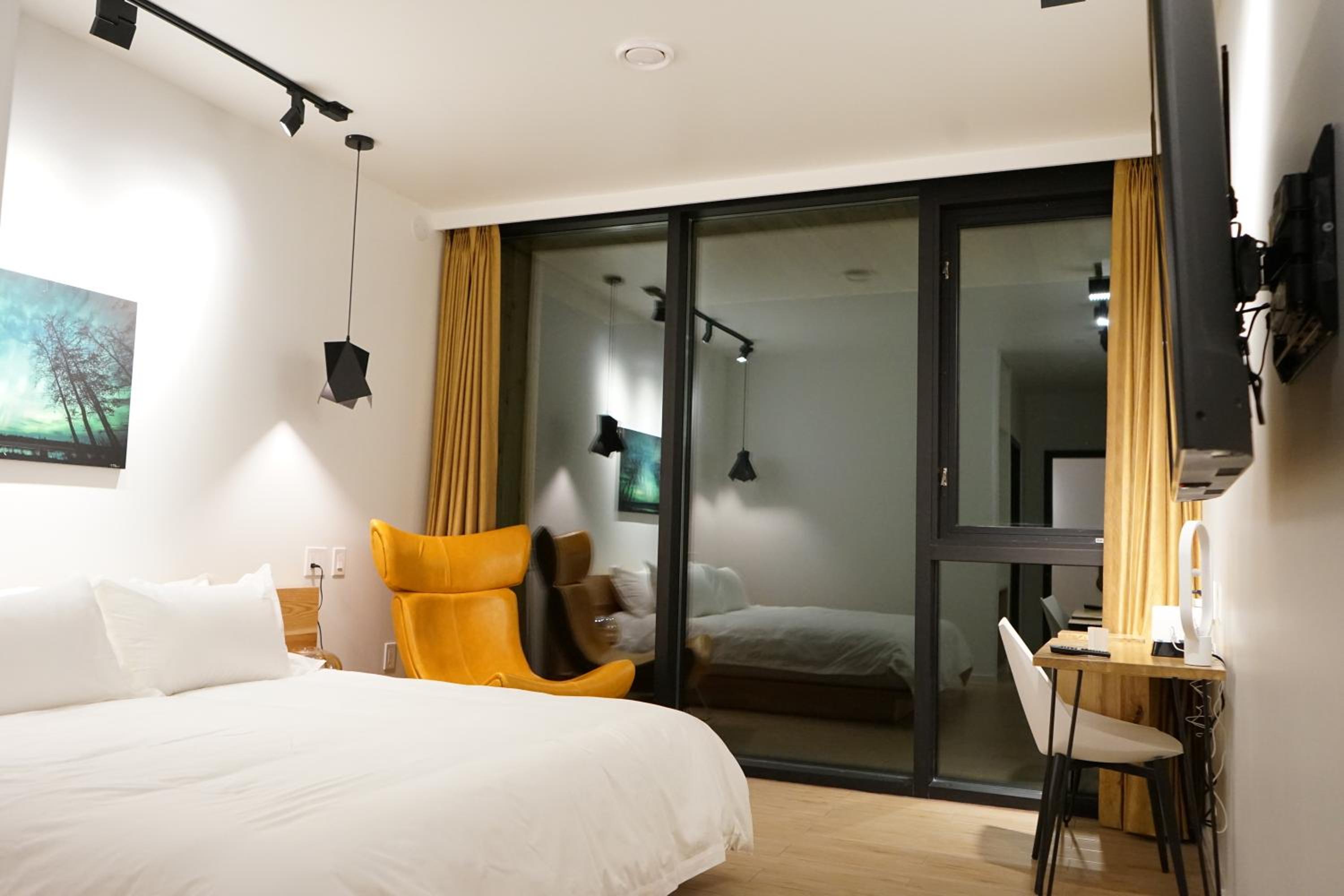 Deluxe King Room photo 2