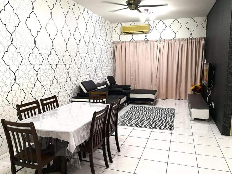 Apartment photo 3