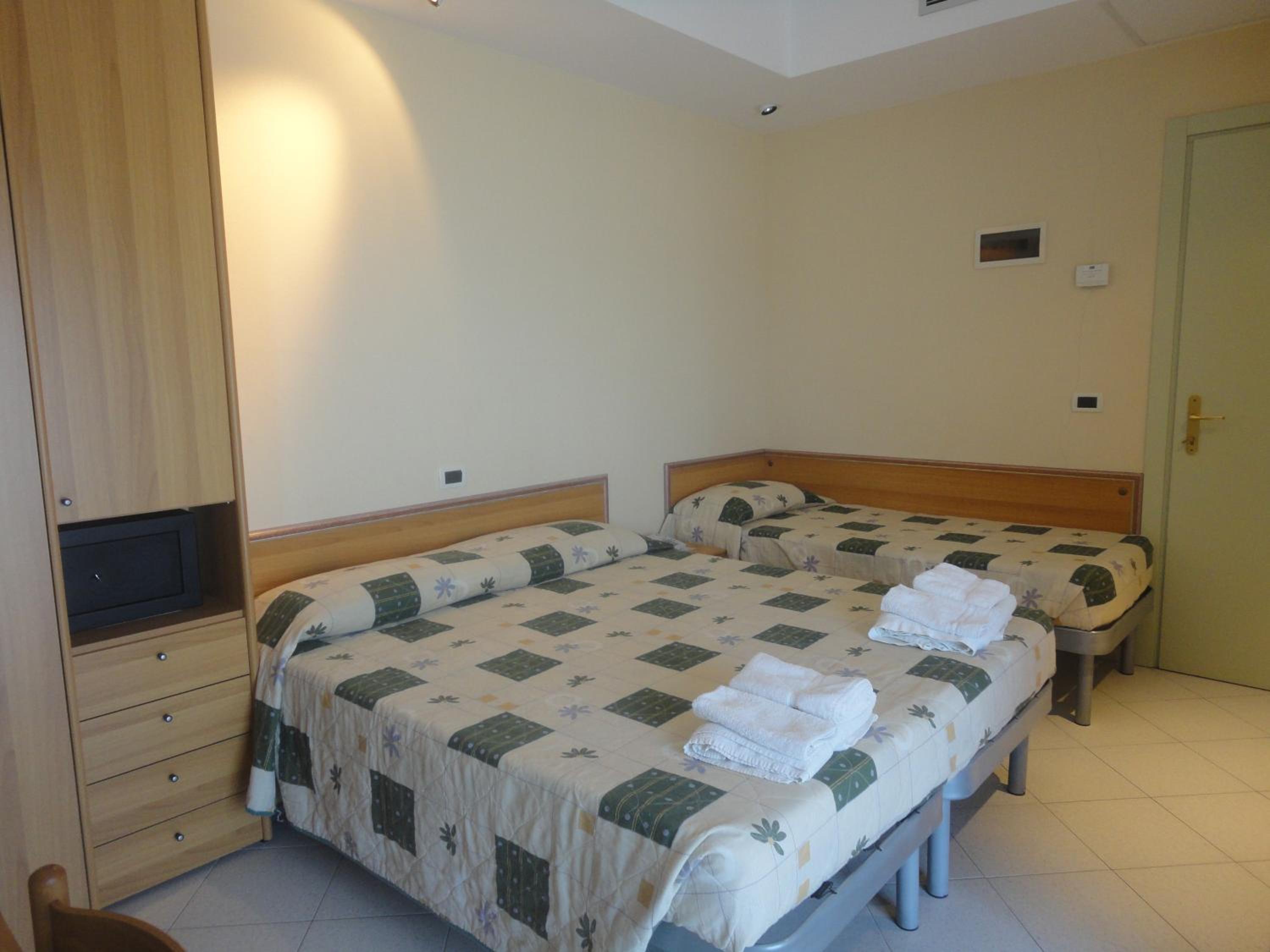 Double Room with Balcony and Side Sea View photo 1