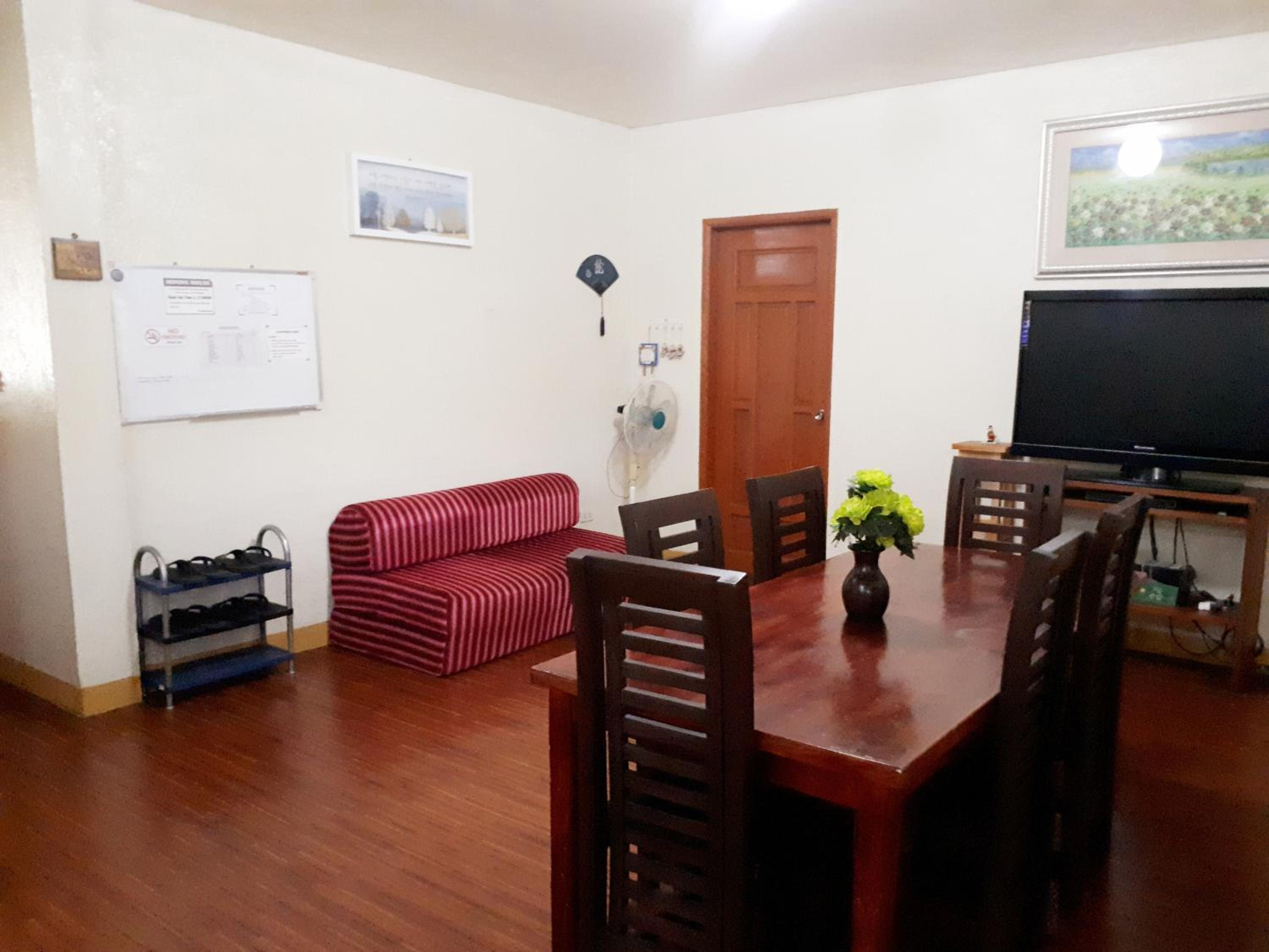 Family Room - Photo 9