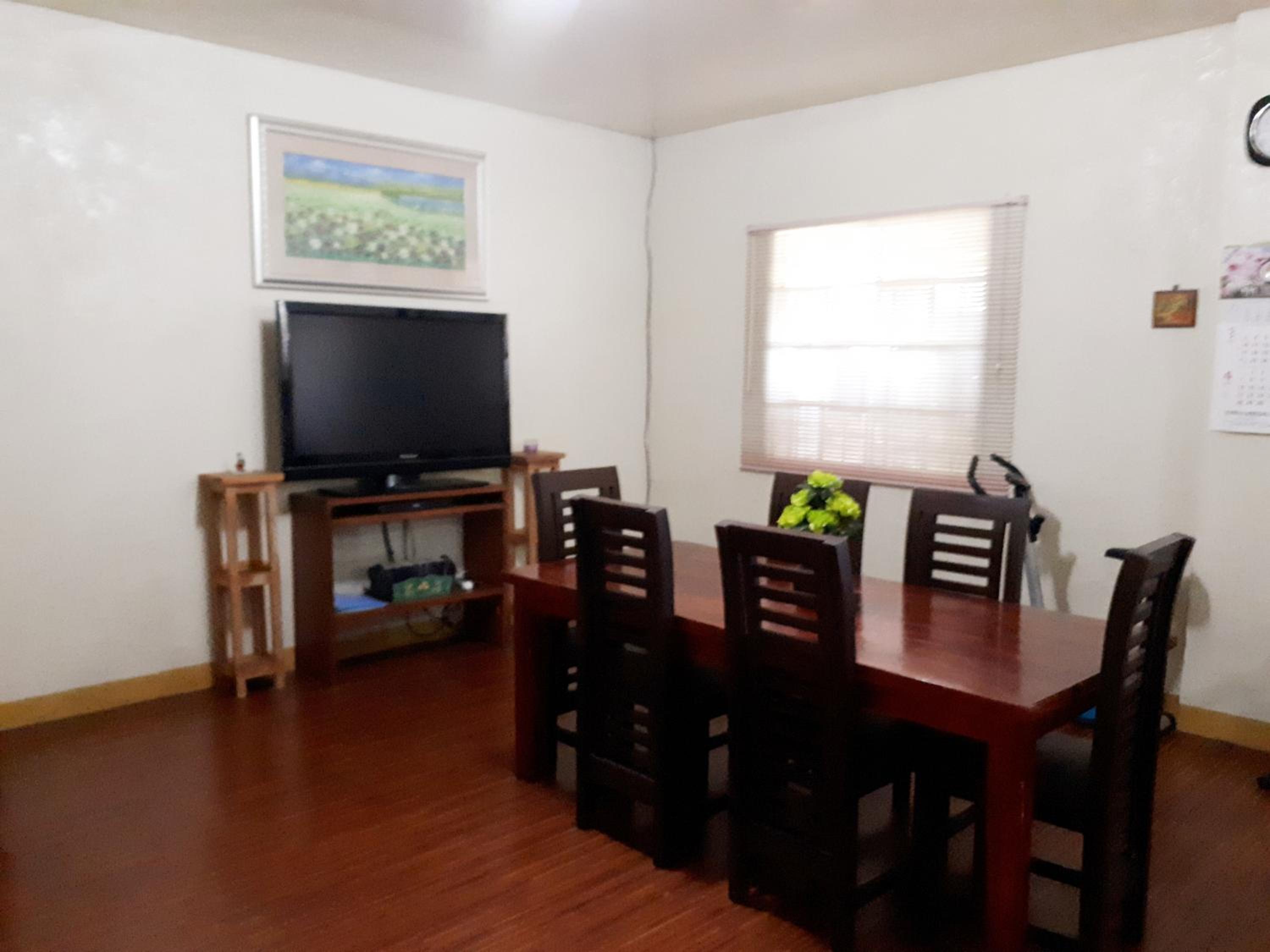 Family Room - Photo 10