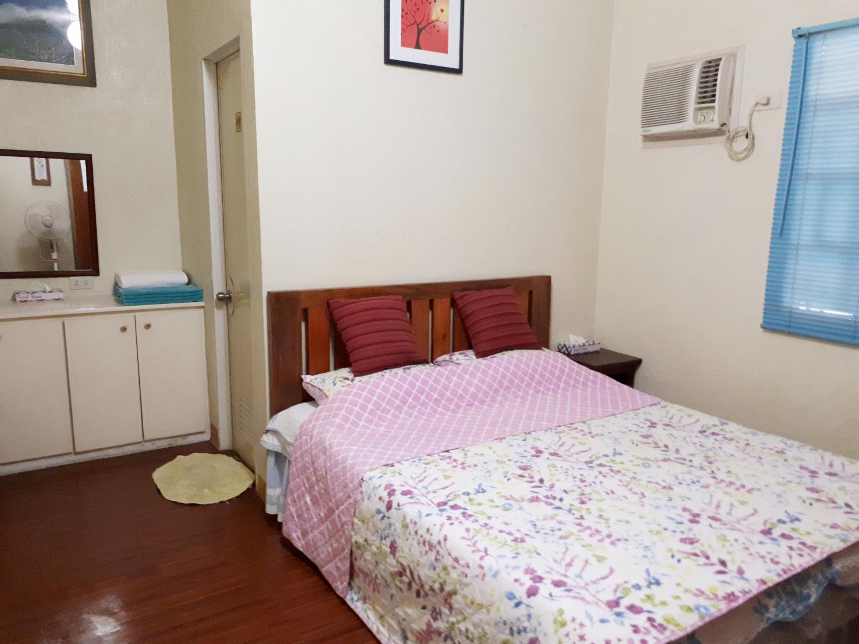 Family Room - Photo 16