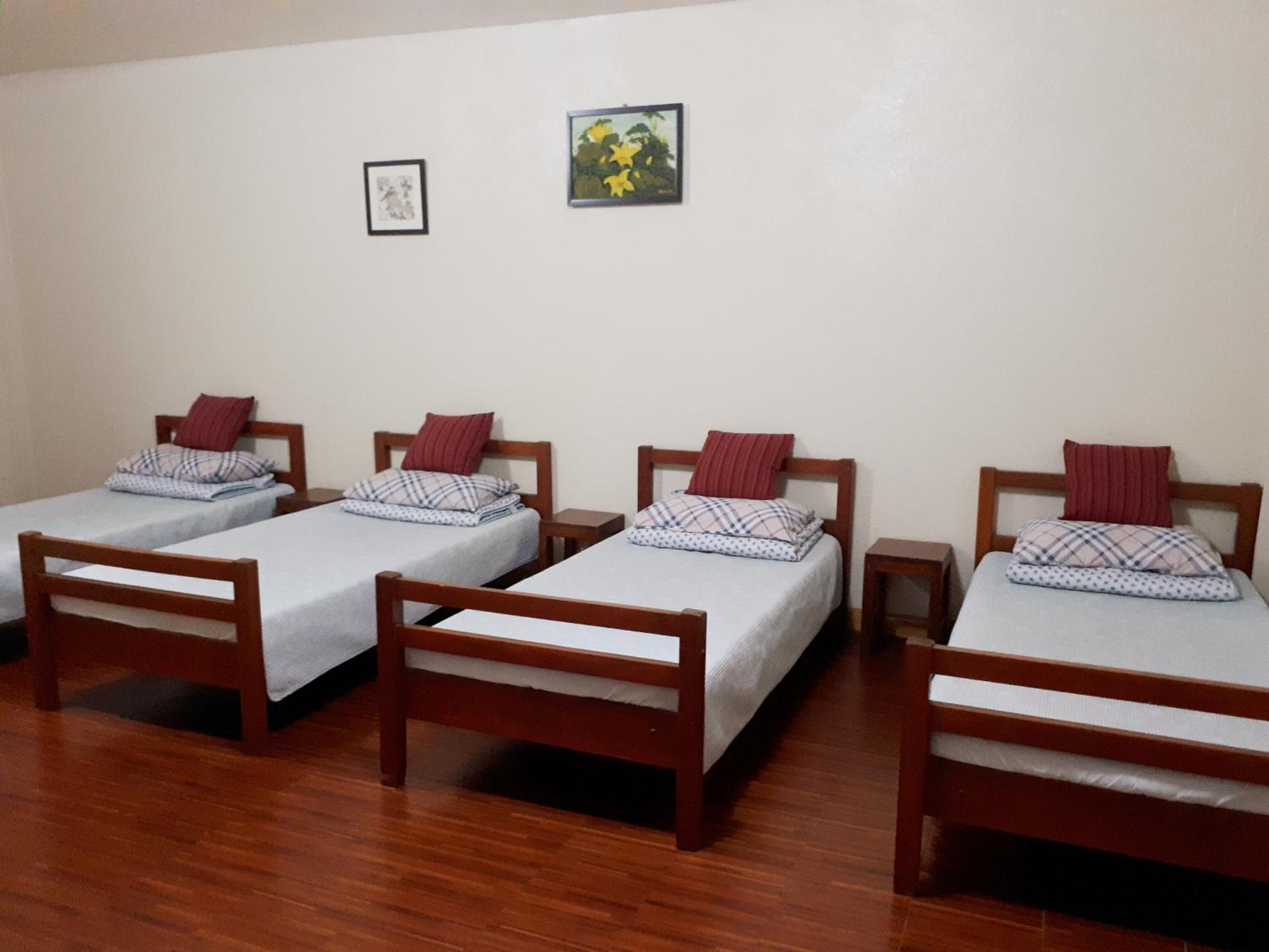 Quadruple Room - Photo 2