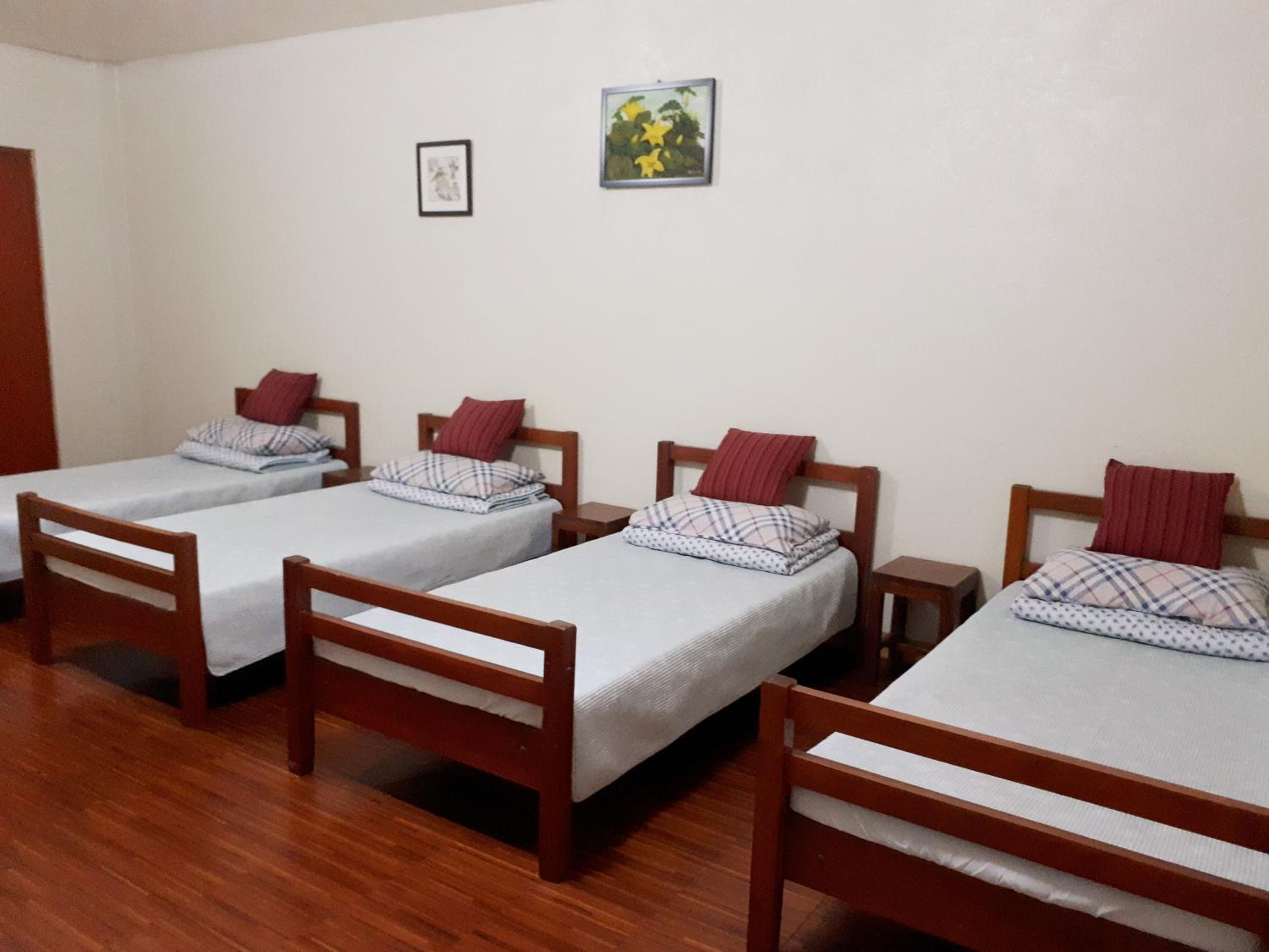 Quadruple Room - Photo 1