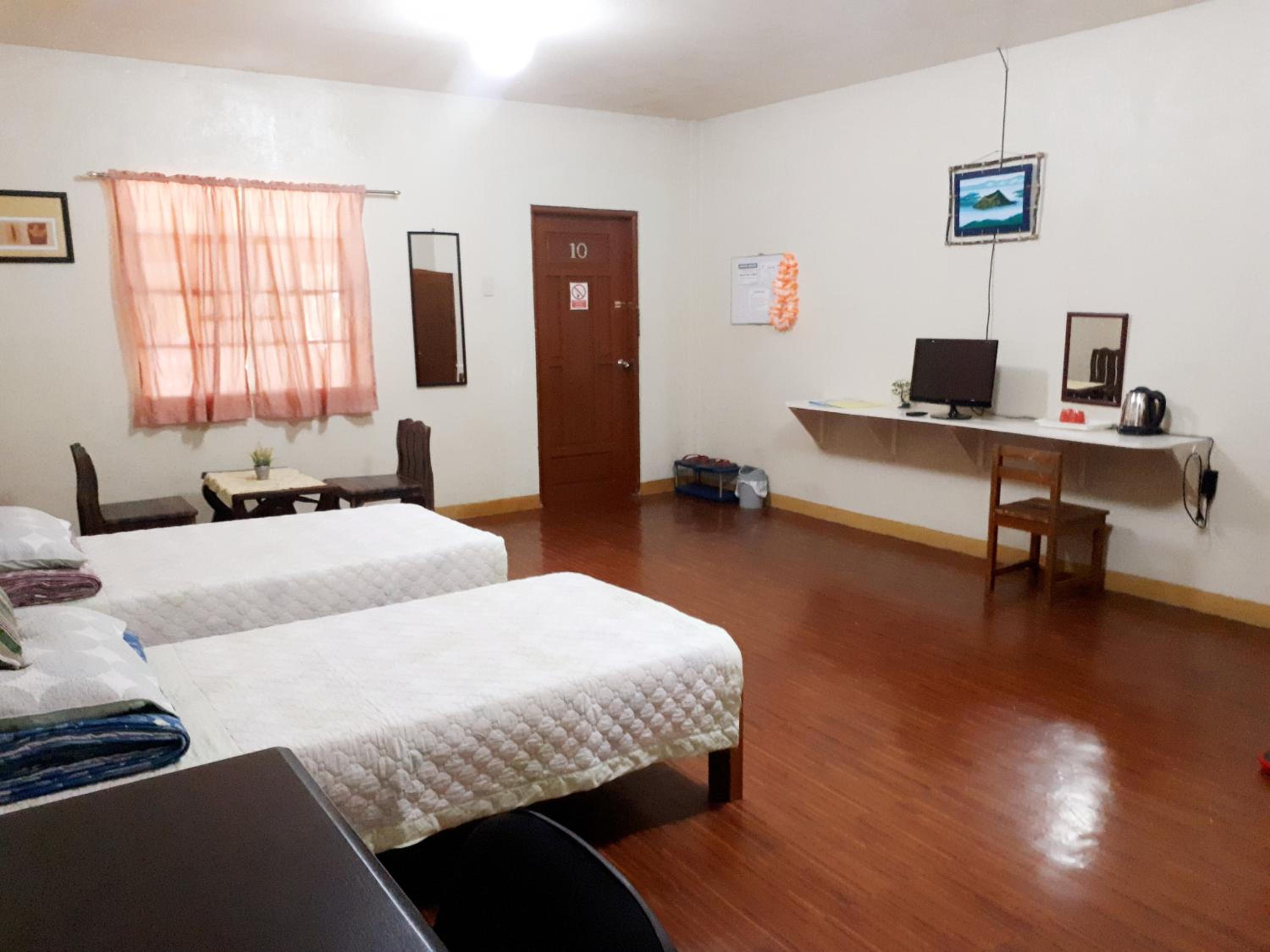 Twin Room - Photo 21