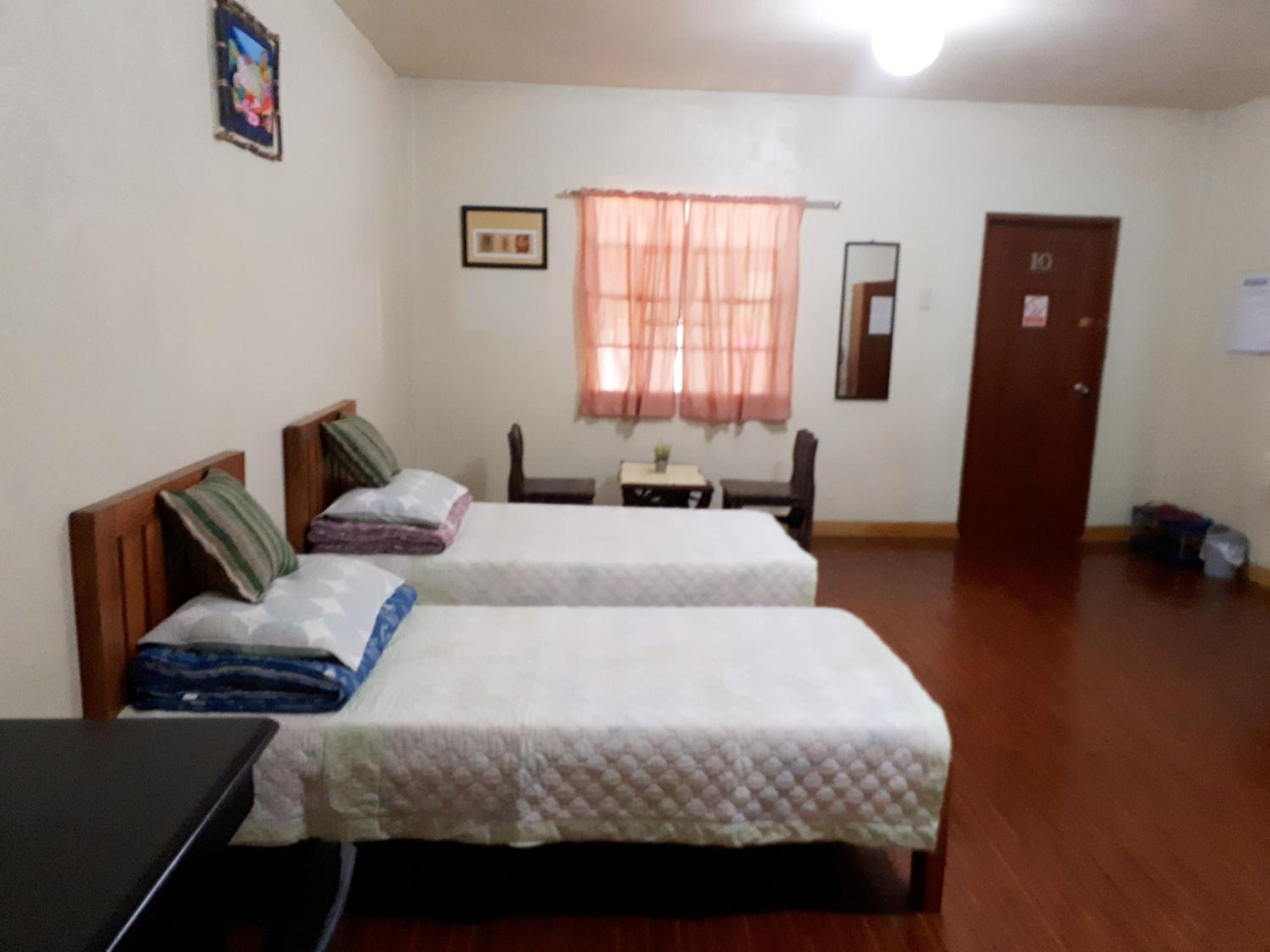 Twin Room - Photo 2