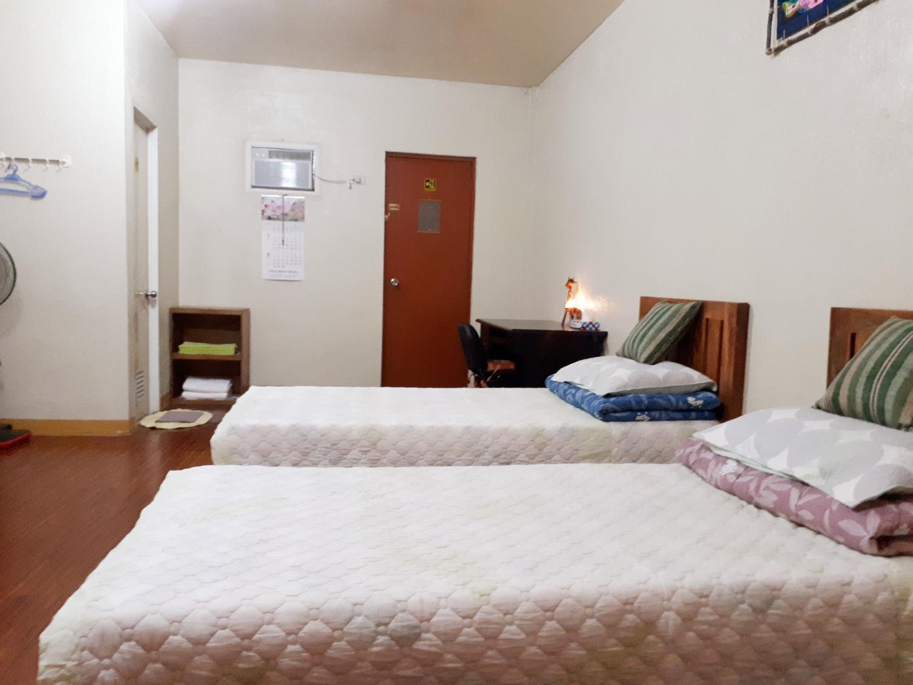 Twin Room - Photo 5